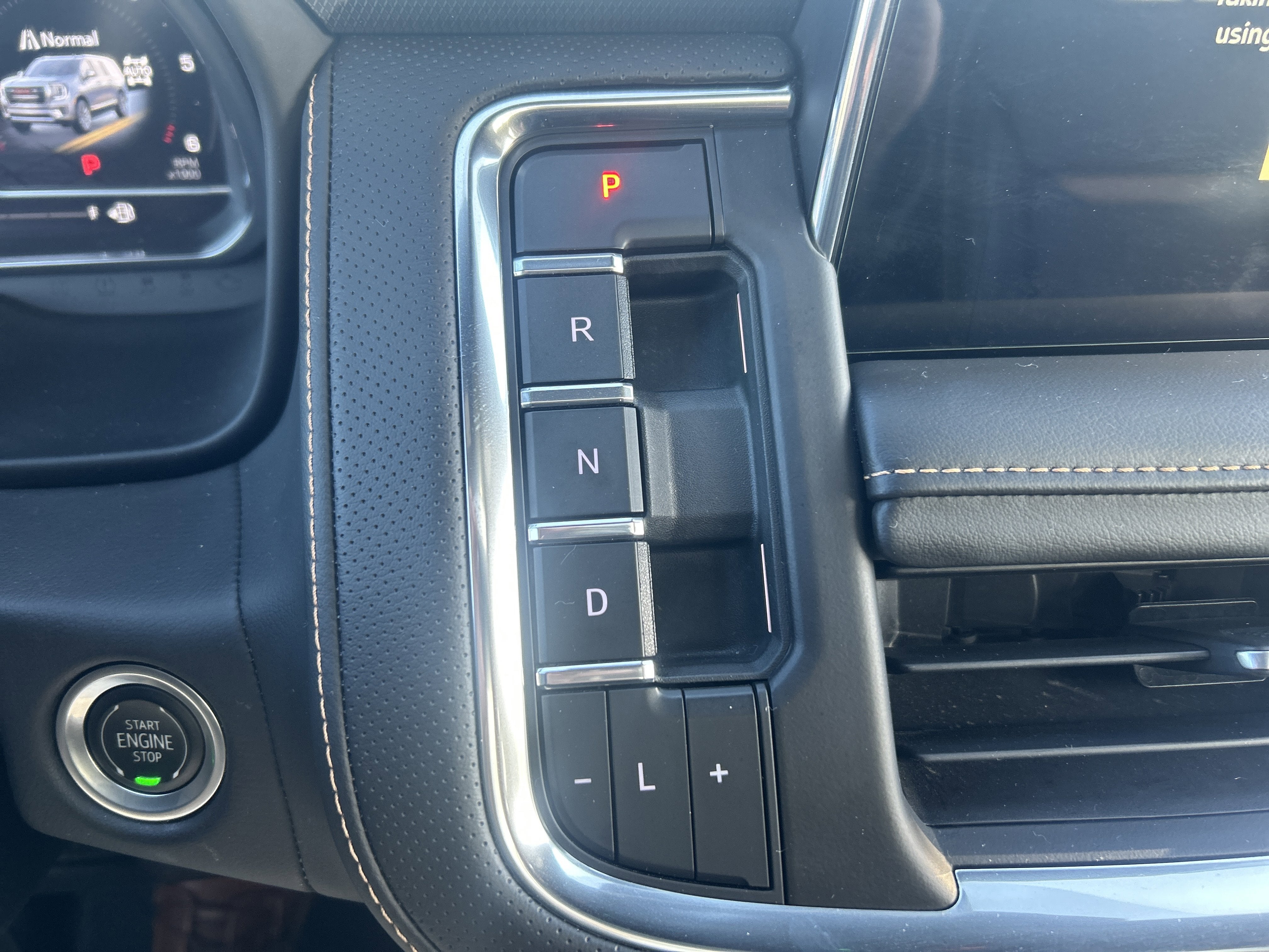 2022 GMC Yukon AT4