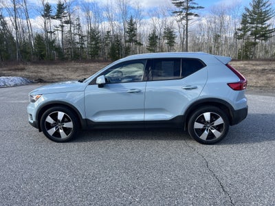 2019 Volvo XC40 Momentum