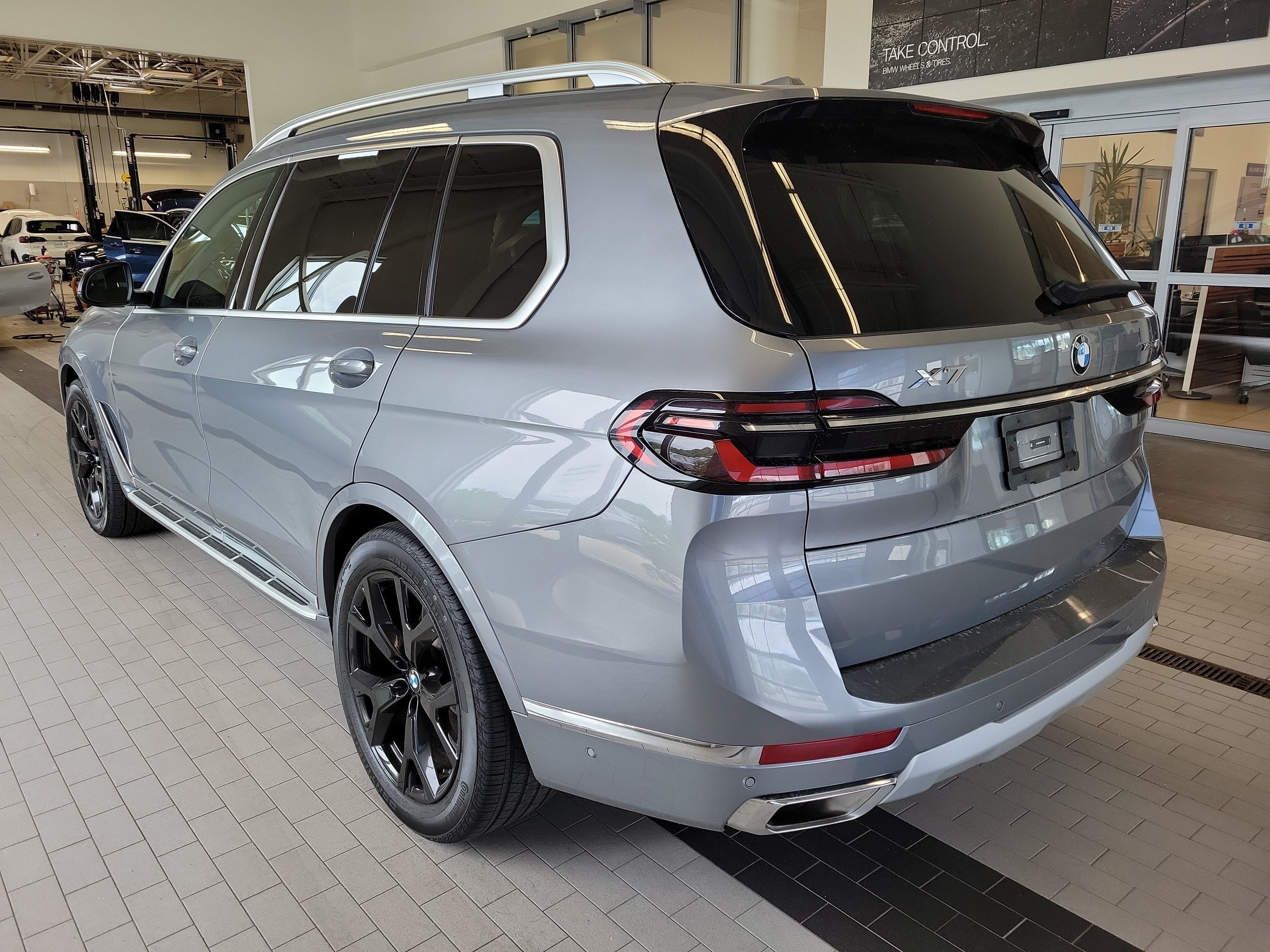 2025 BMW X7 xDrive40i