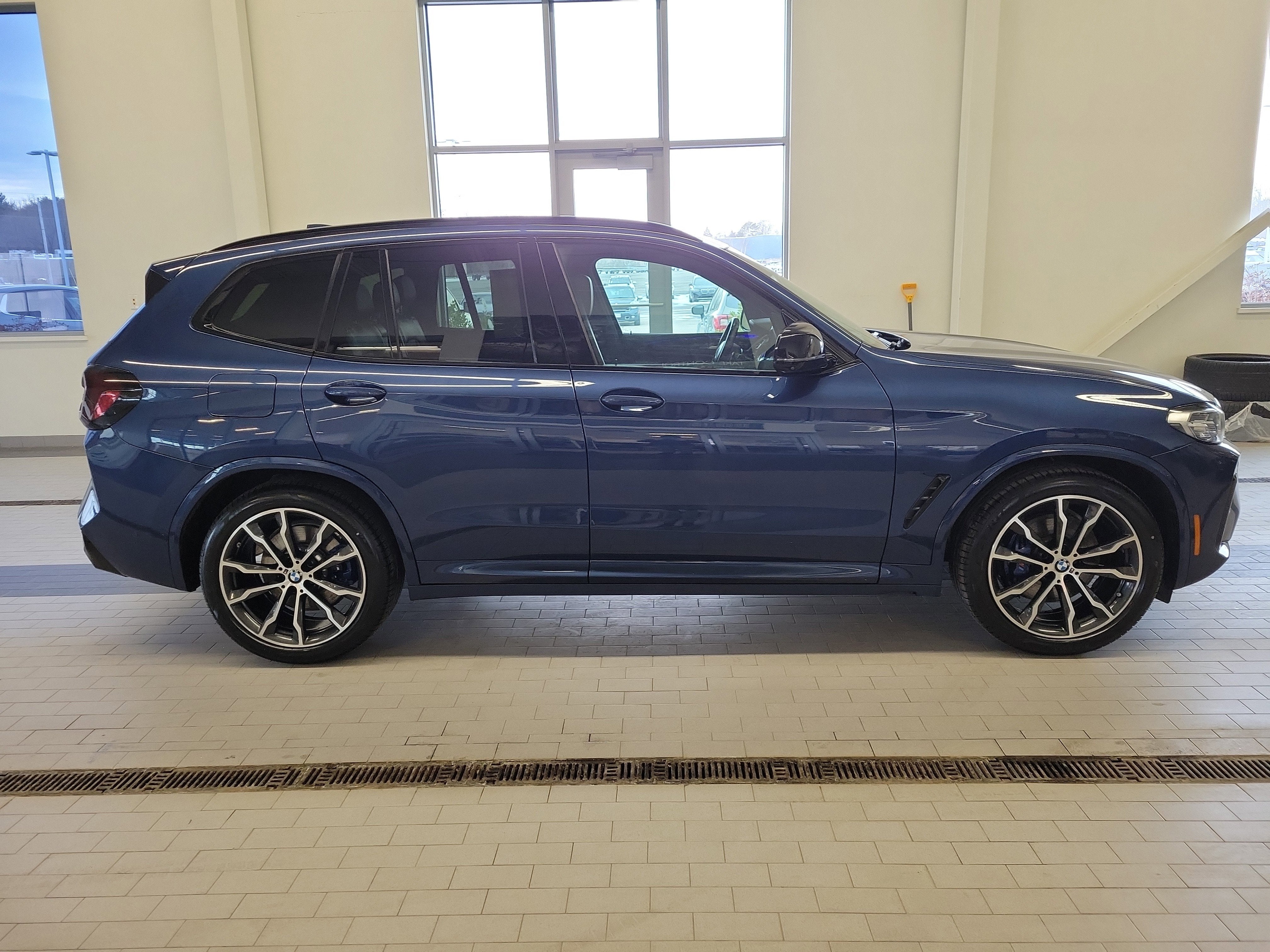 2023 BMW X3 M40i