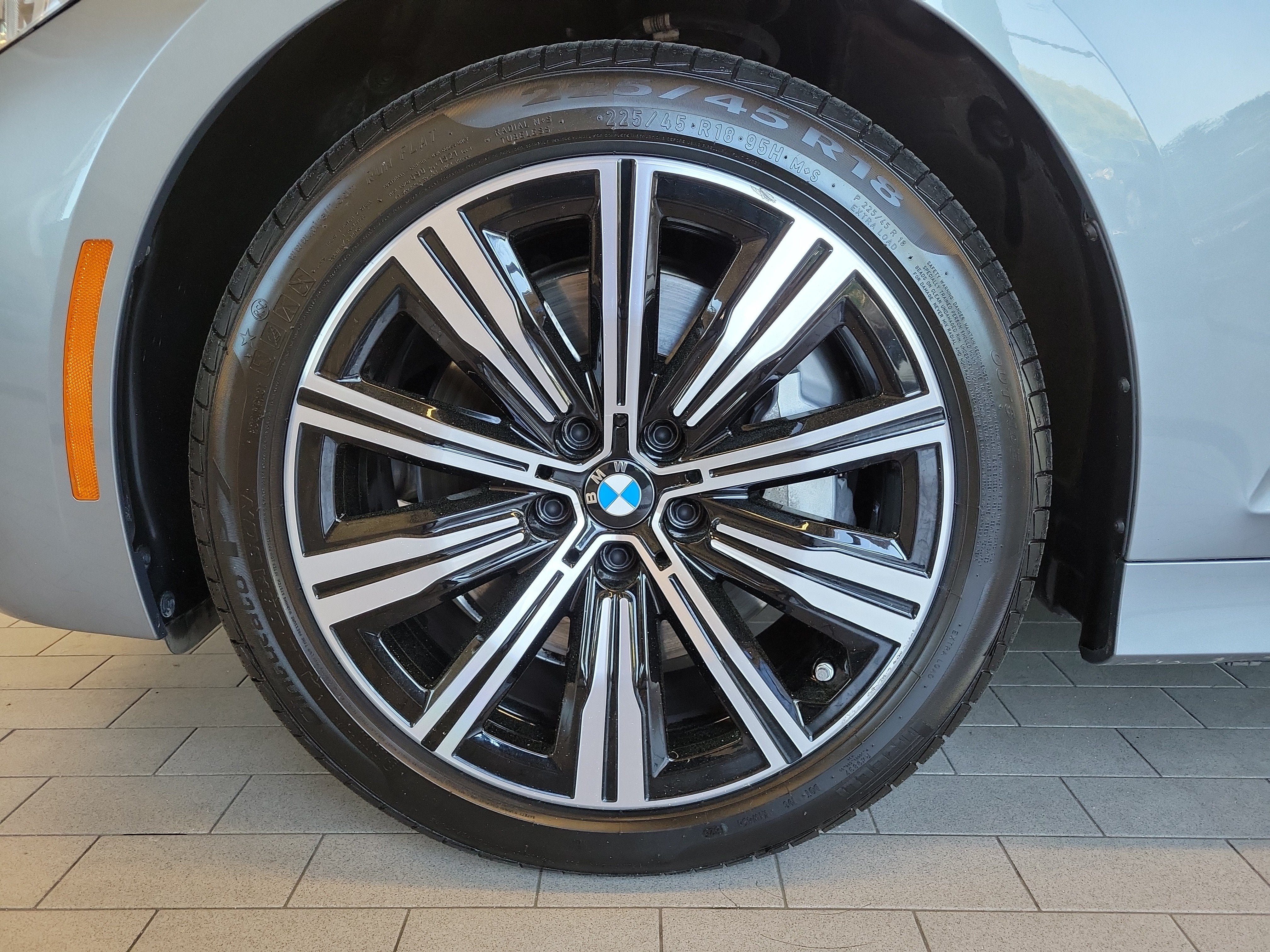 2025 BMW 3 Series 330i xDrive