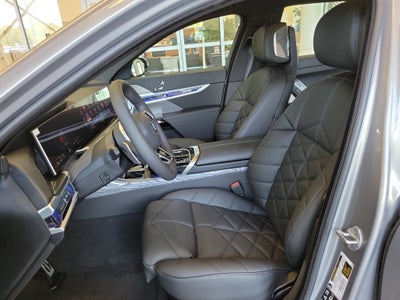 2025 BMW 7 Series 740i xDrive