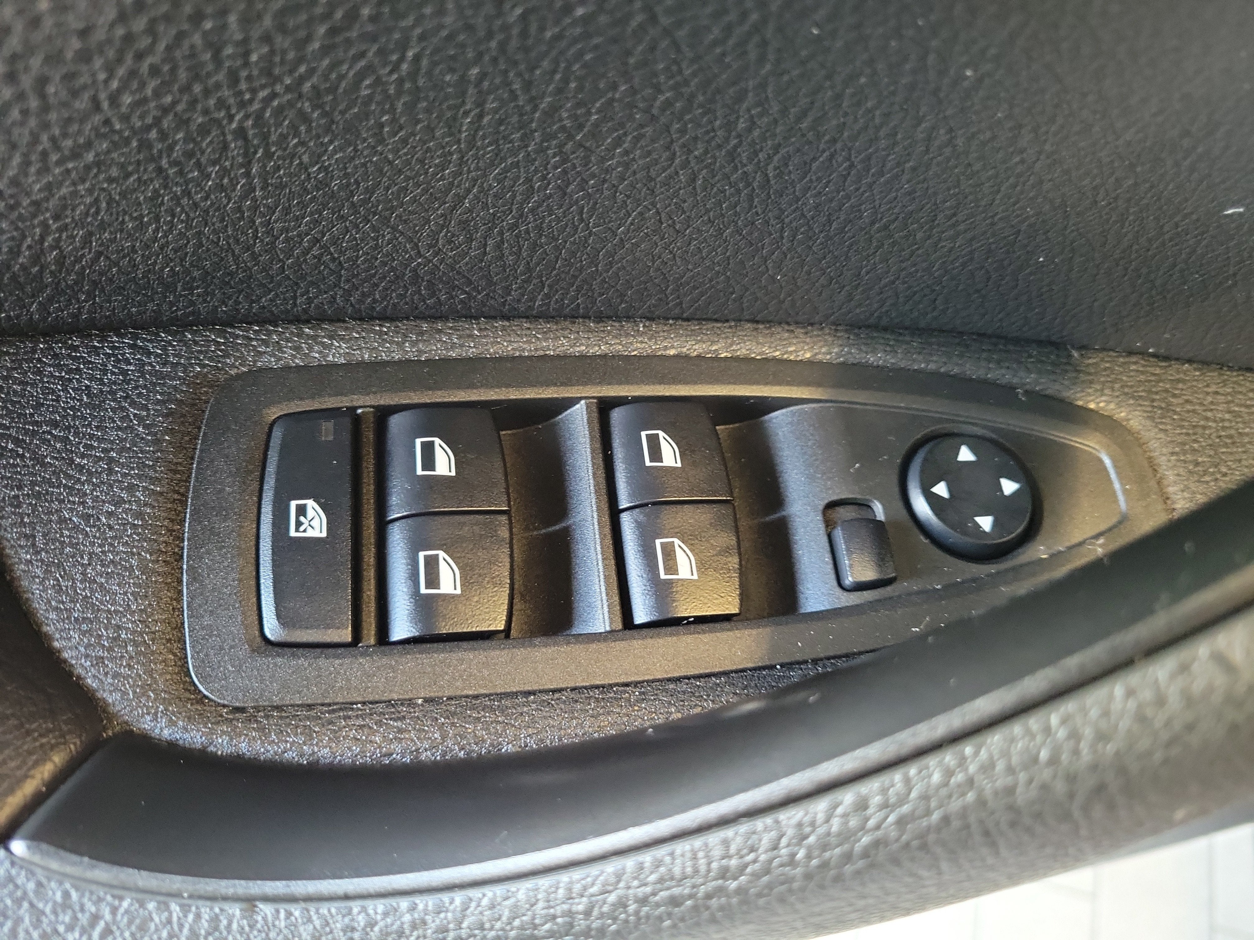 2023 BMW X2 xDrive28i
