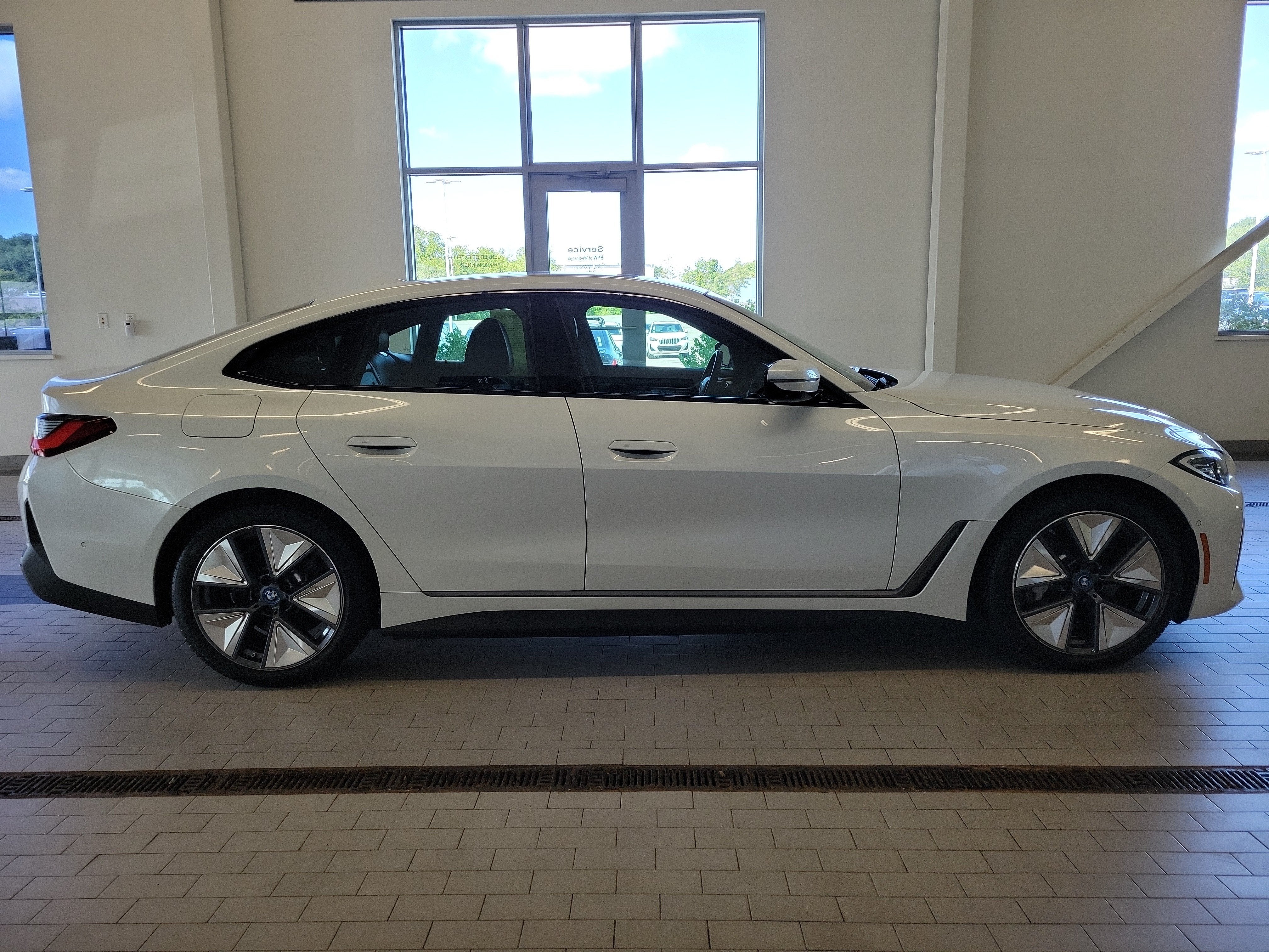 2023 BMW i4 eDrive40