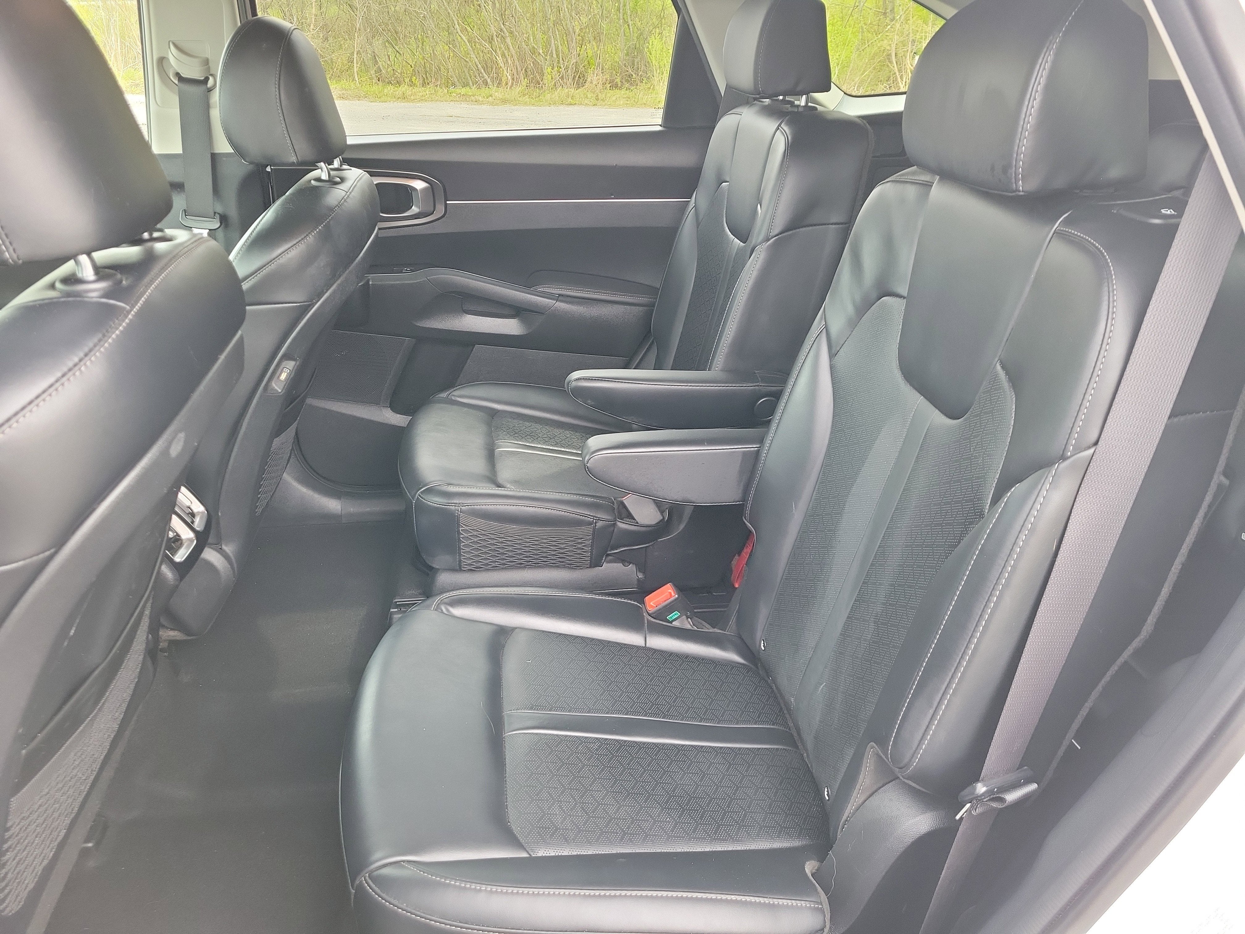 2022 Kia Sorento Hybrid S