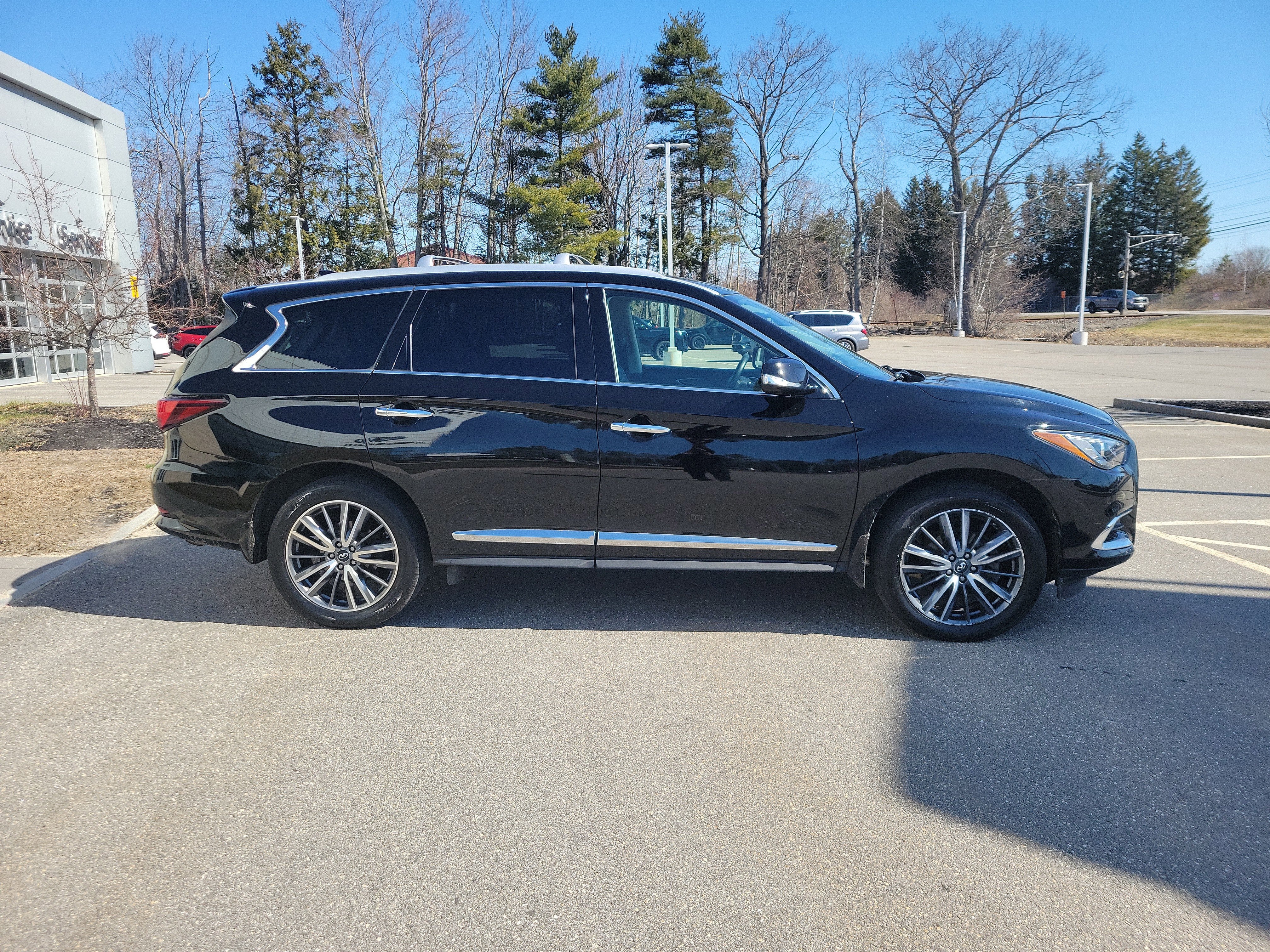 2019 INFINITI QX60 LUXE