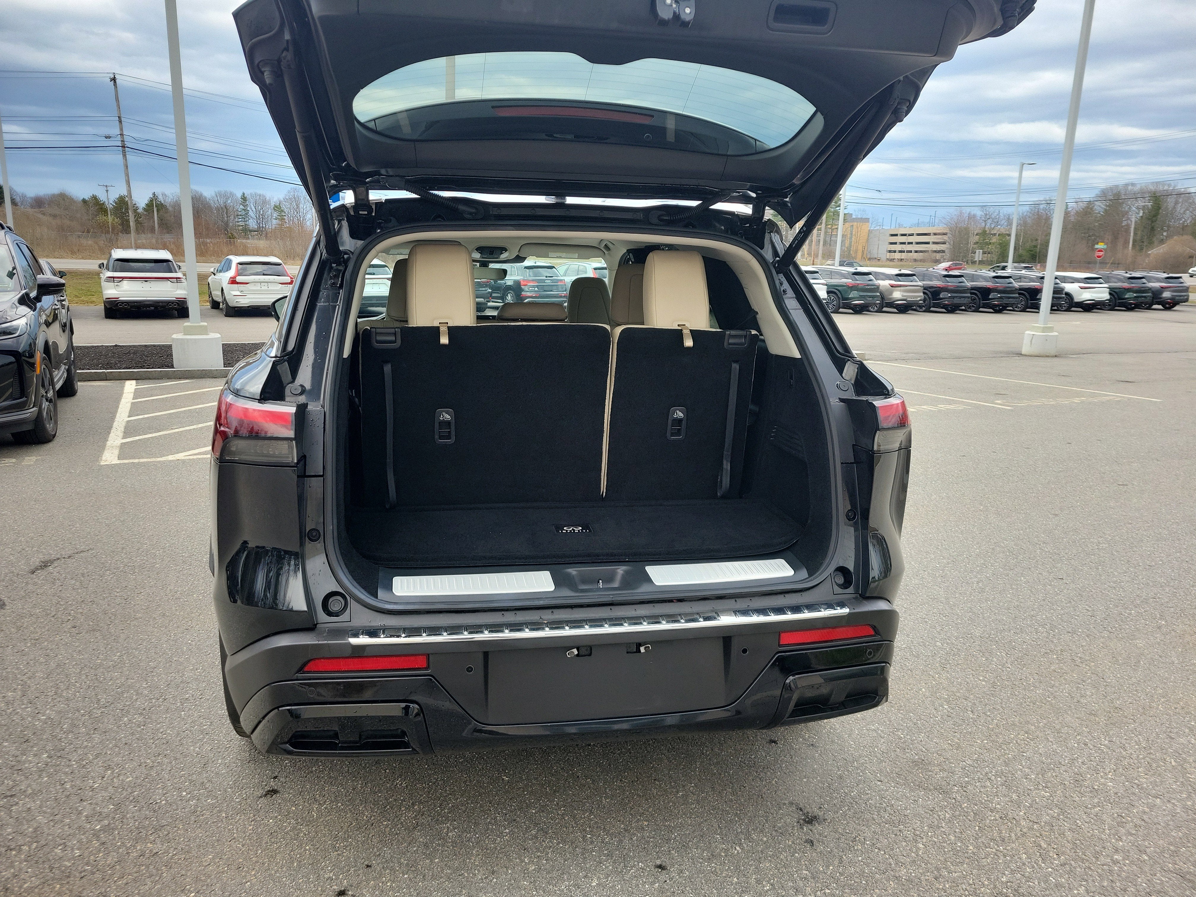 2023 INFINITI QX60 LUXE AWD