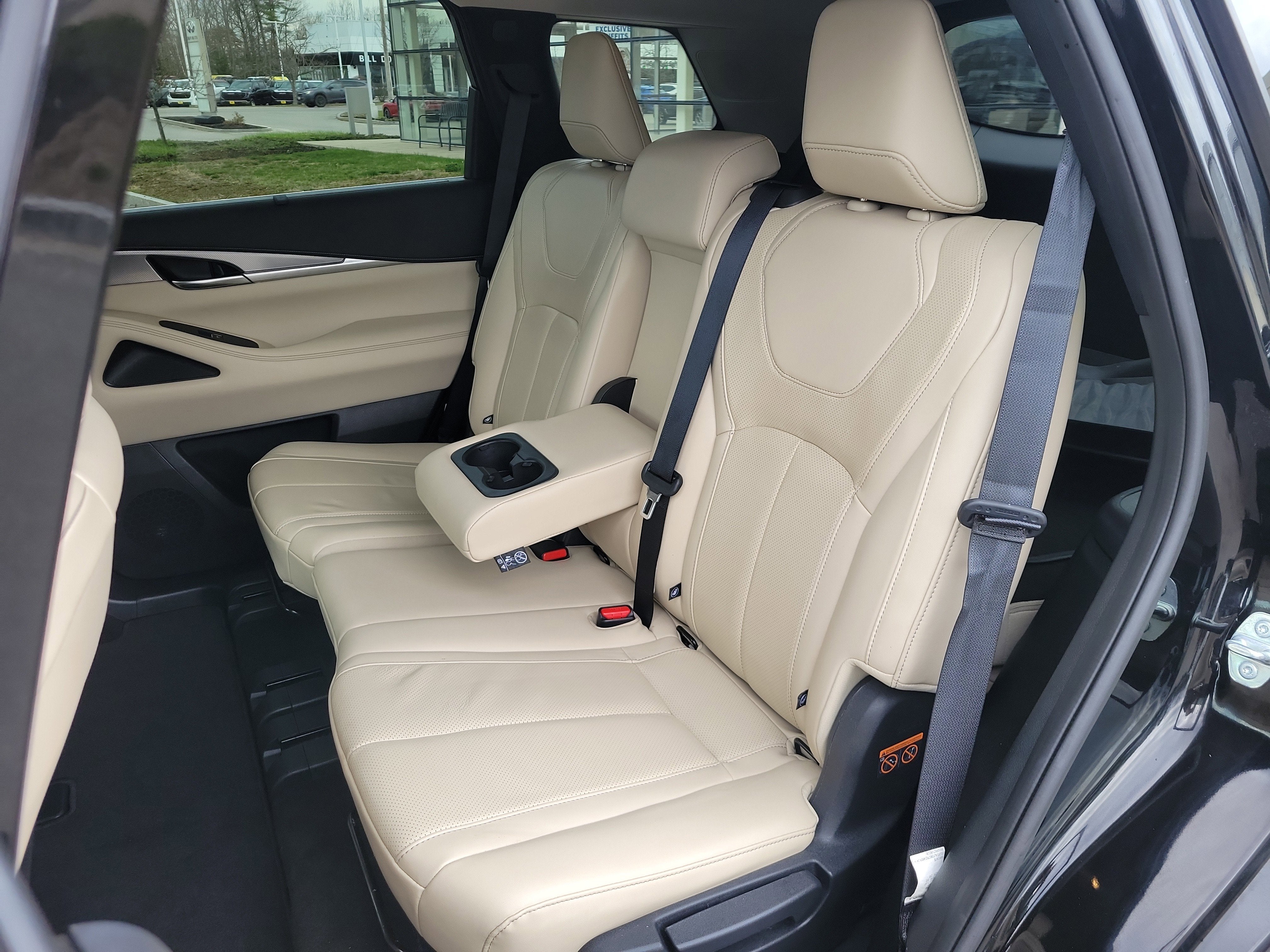 2023 INFINITI QX60 LUXE AWD