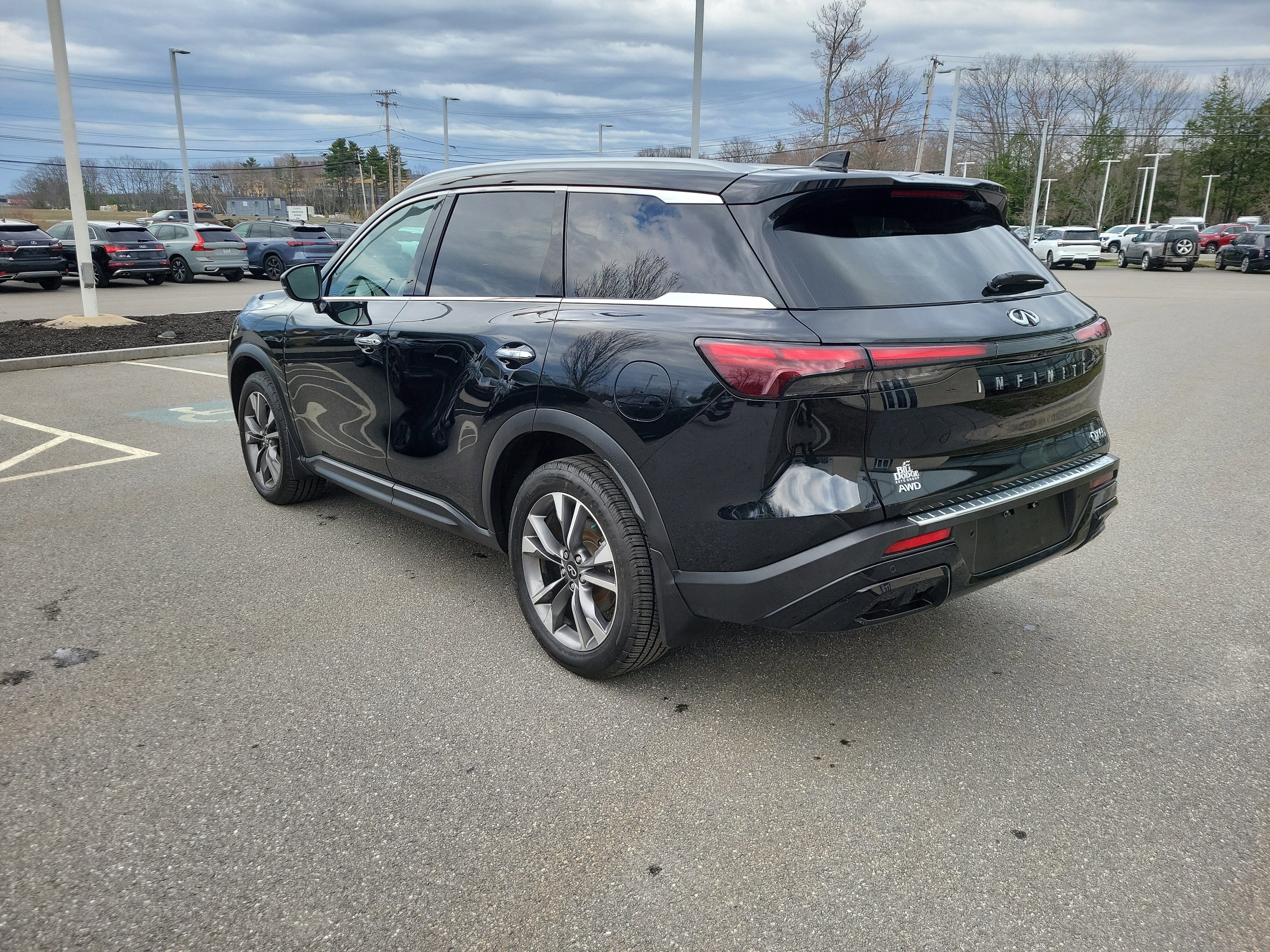 2023 INFINITI QX60 LUXE AWD