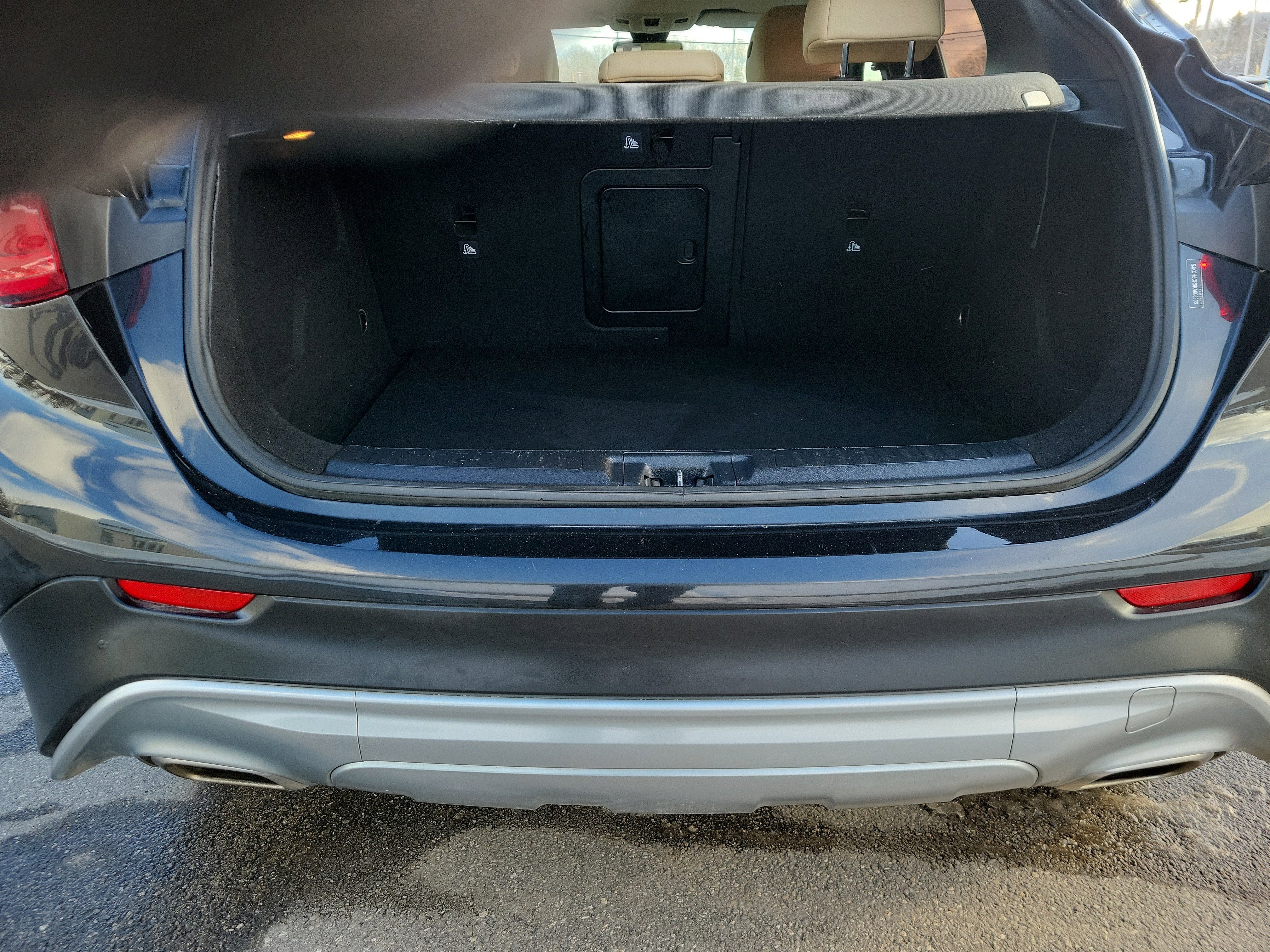 2019 INFINITI QX30 LUXE AWD