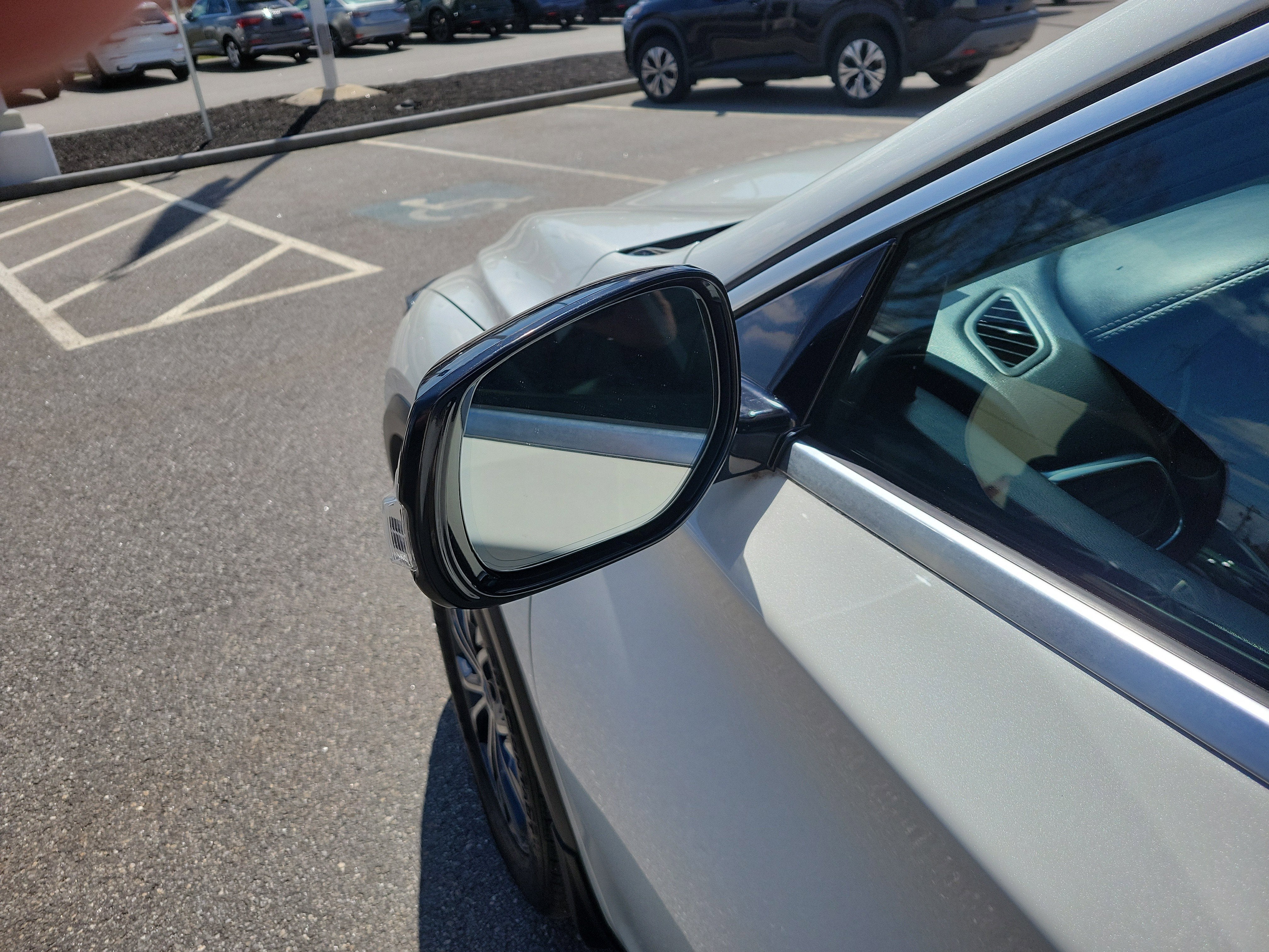 2019 INFINITI QX30 LUXE