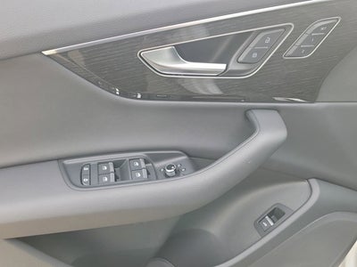 2025 Audi Q7 Premium