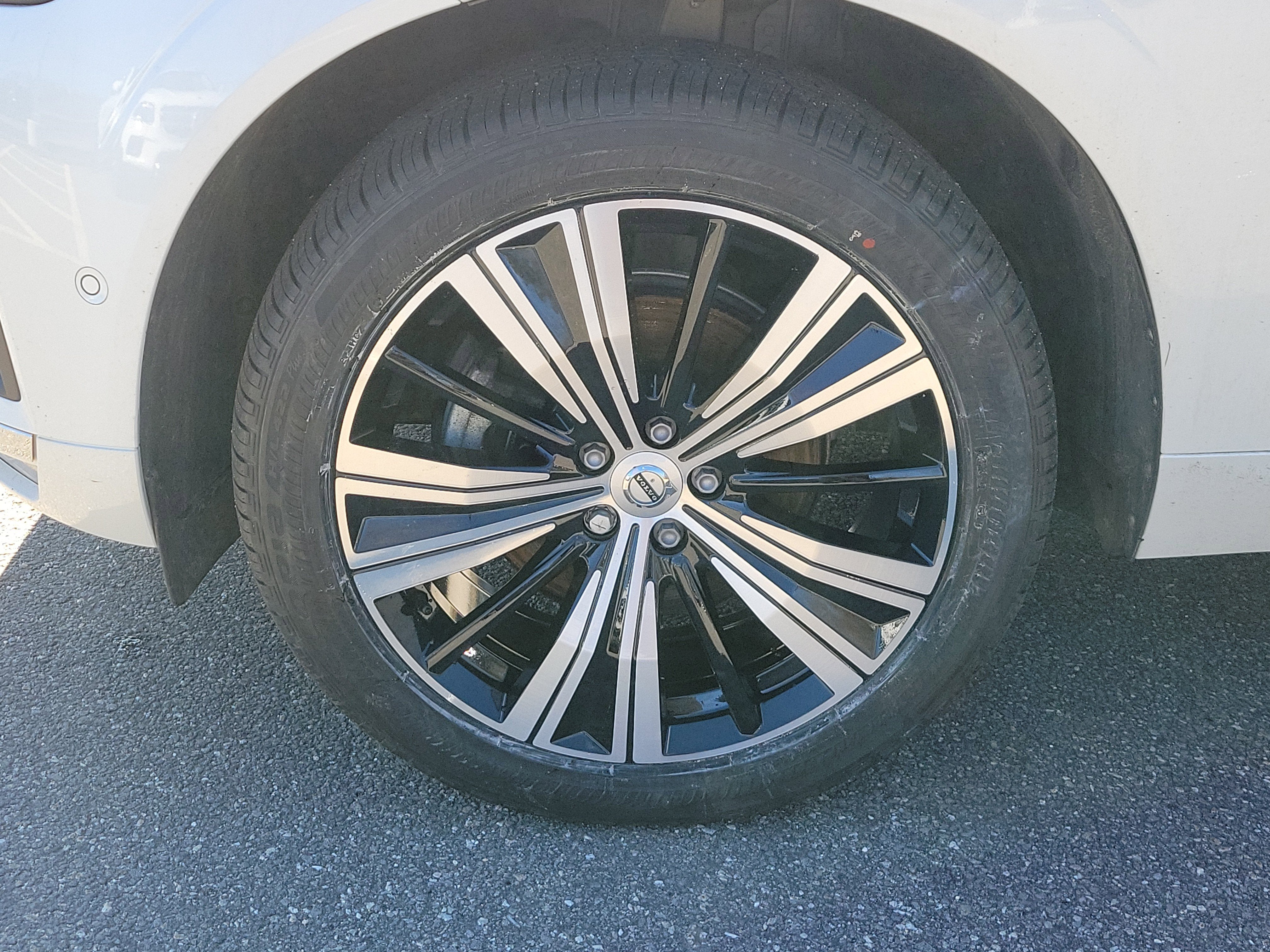 2023 Volvo XC60 Plus Bright Theme