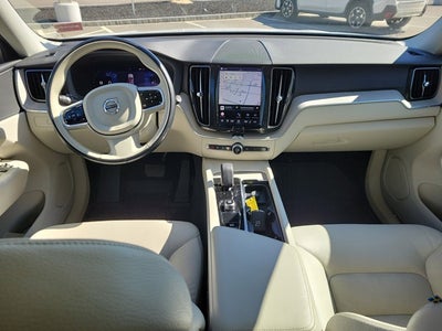 2023 Volvo XC60 Plus Bright Theme