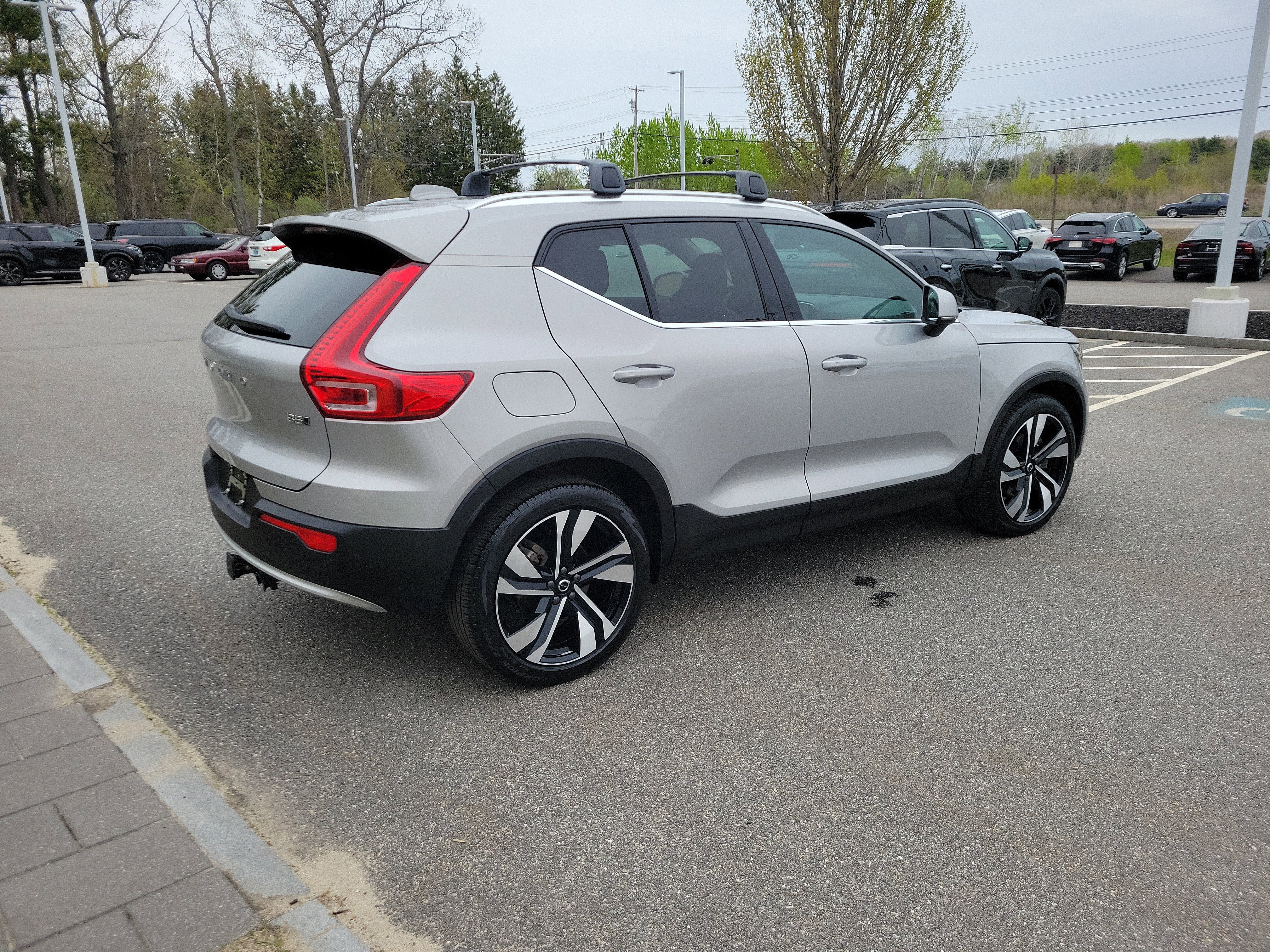 2024 Volvo XC40 Plus Bright Theme