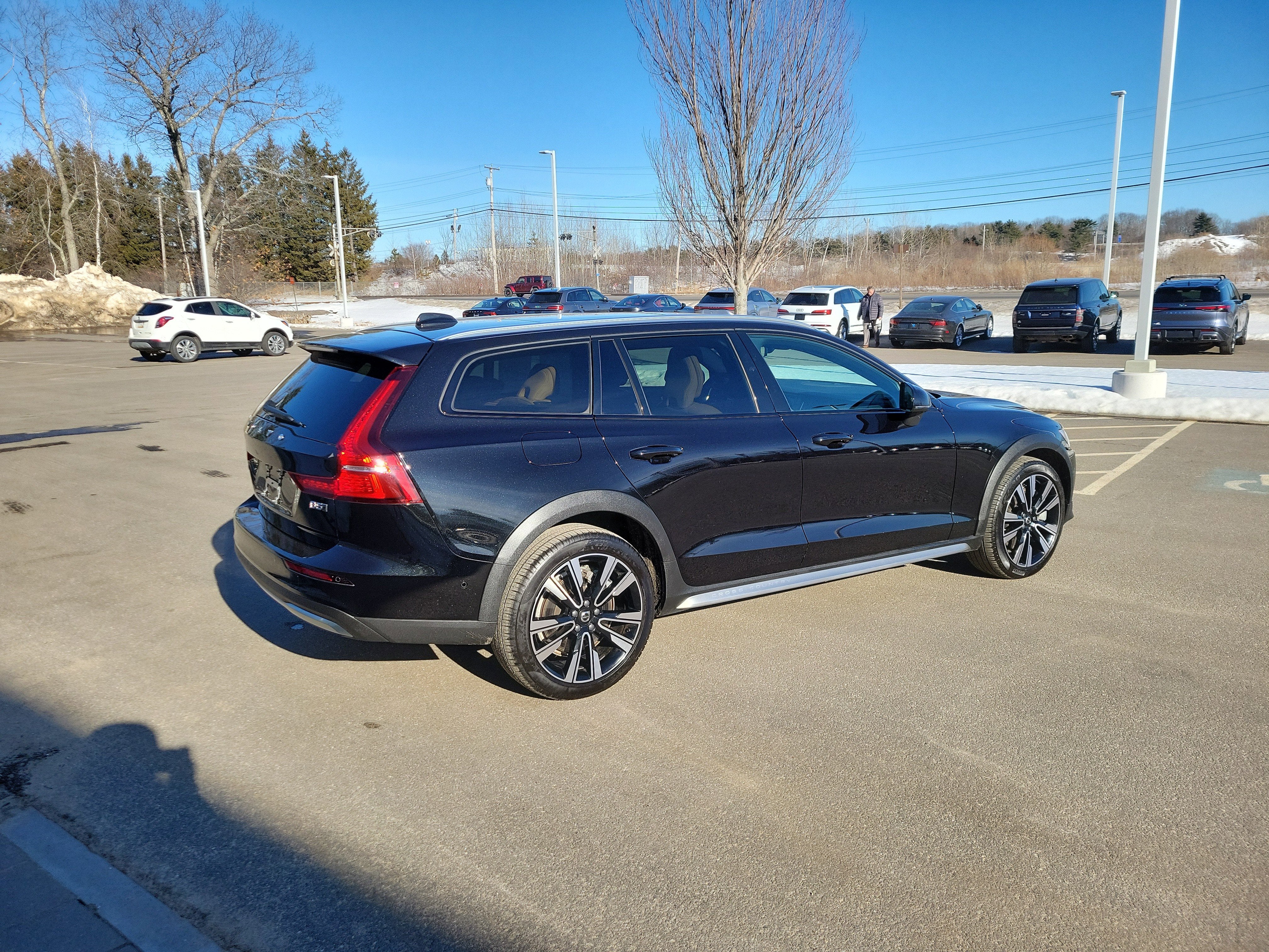 2024 Volvo V60 Cross Country Ultimate