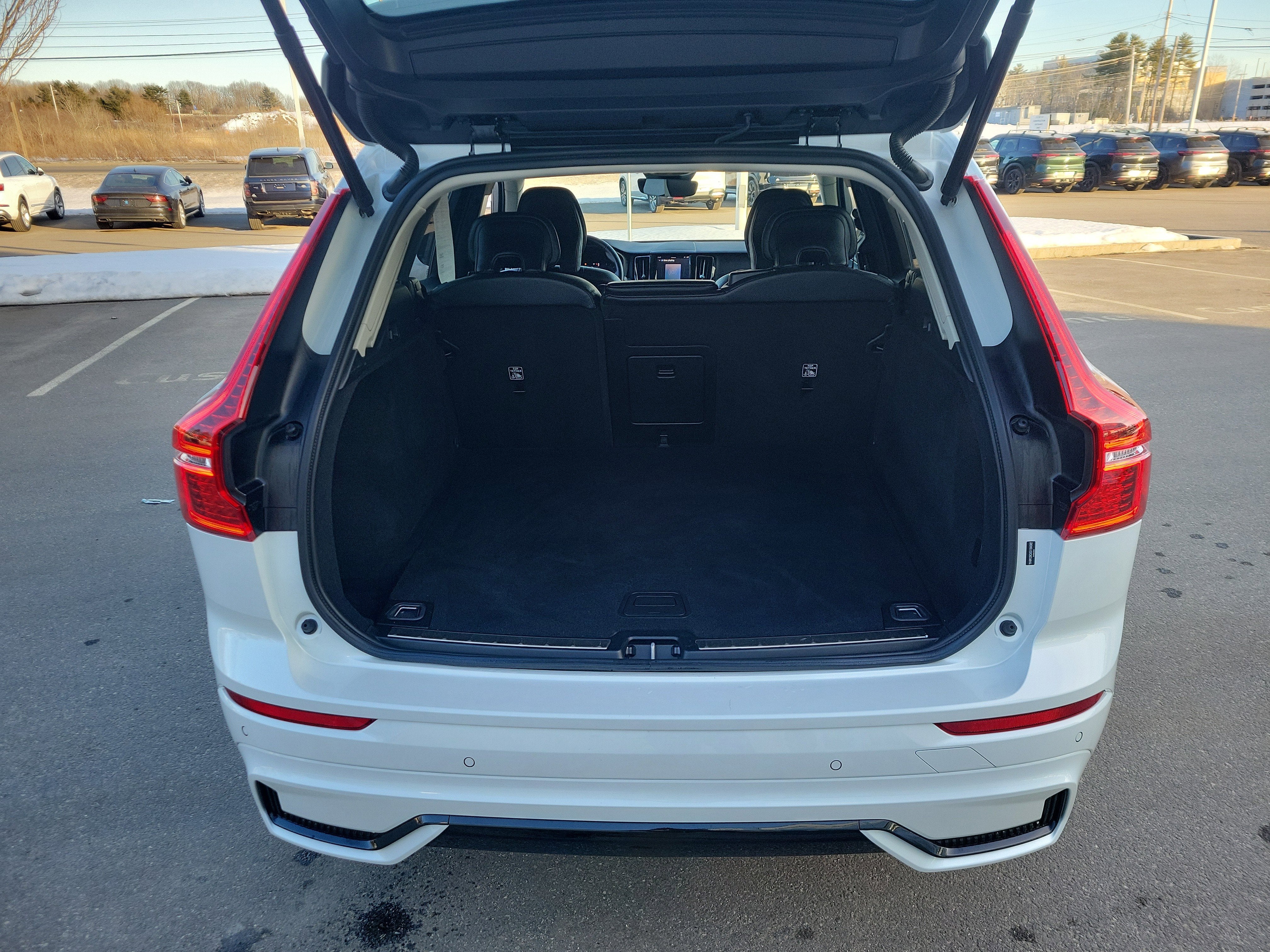 2025 Volvo XC60 Plus