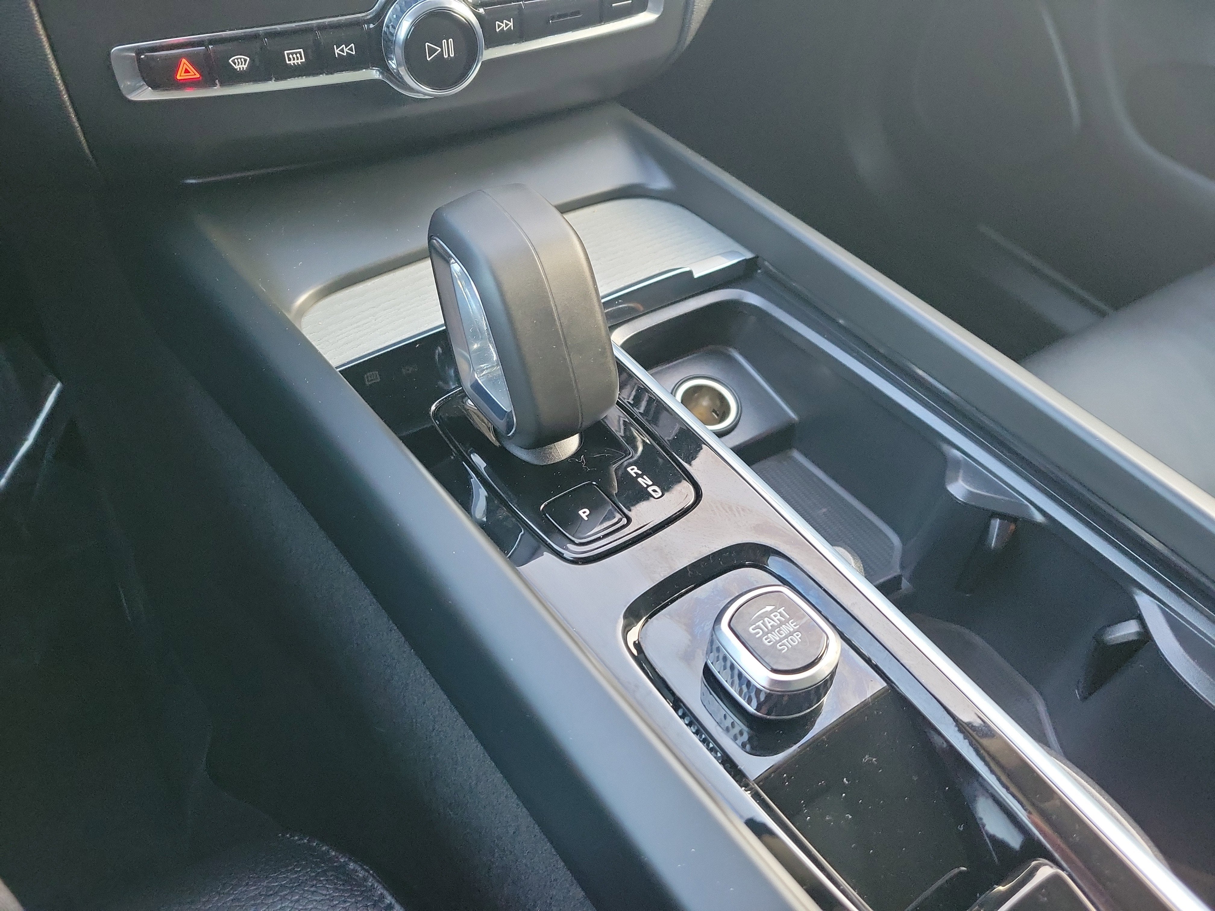 2025 Volvo XC60 Plus