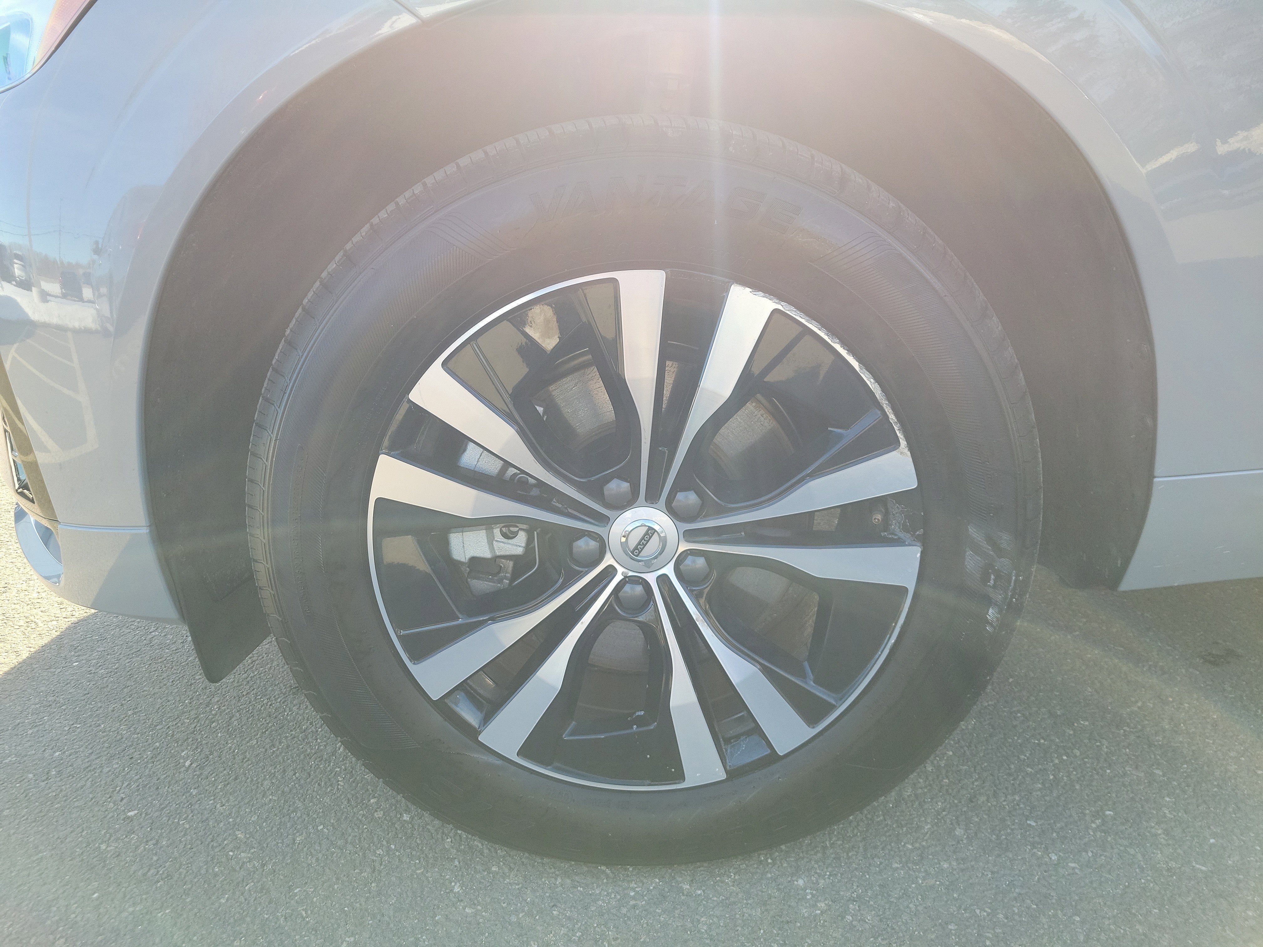 2025 Volvo XC60 Core