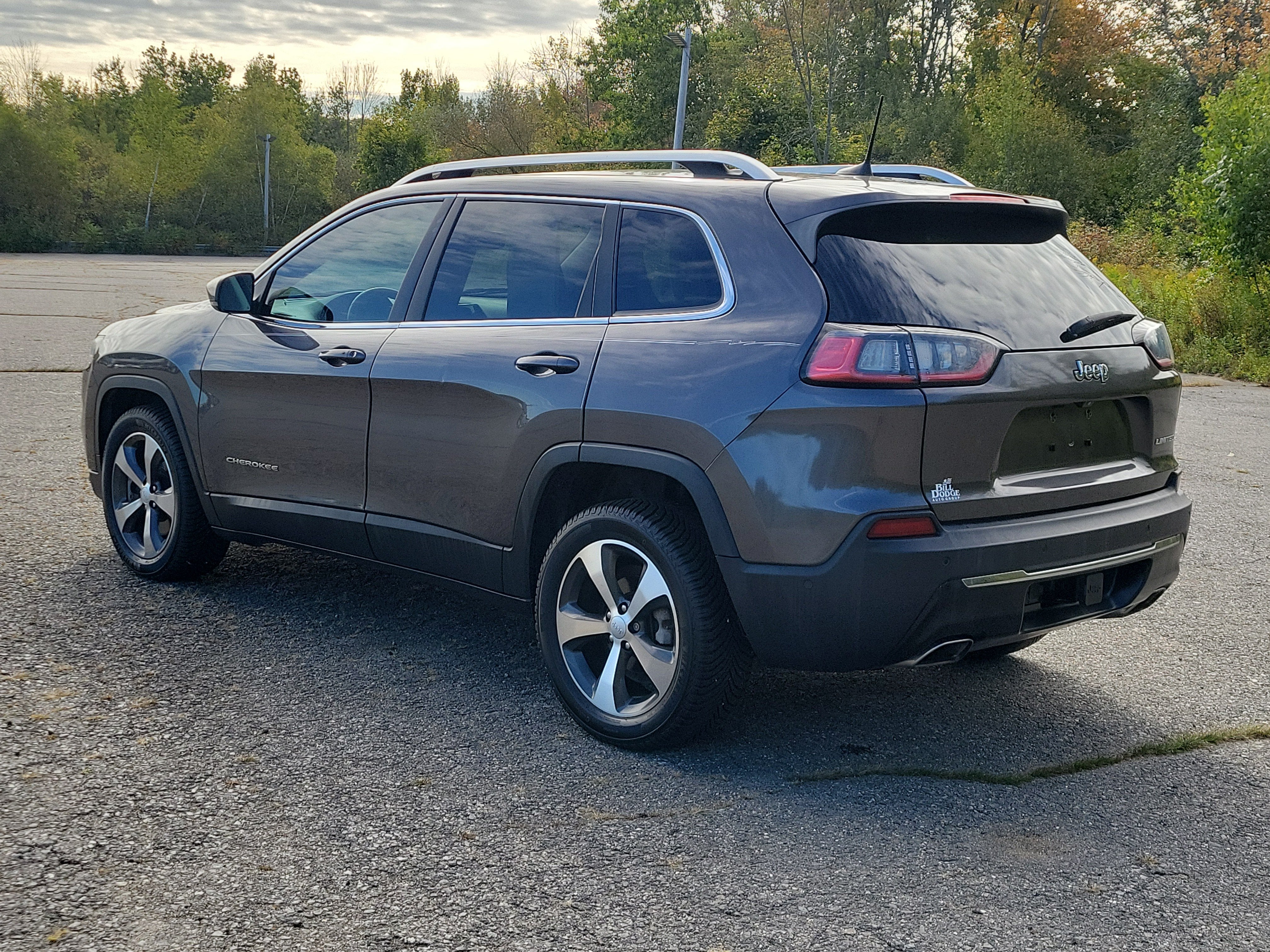2019 Jeep Cherokee Limited FWD