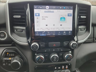 2022 RAM 1500 Big Horn Quad Cab 4x4 6'4" Box