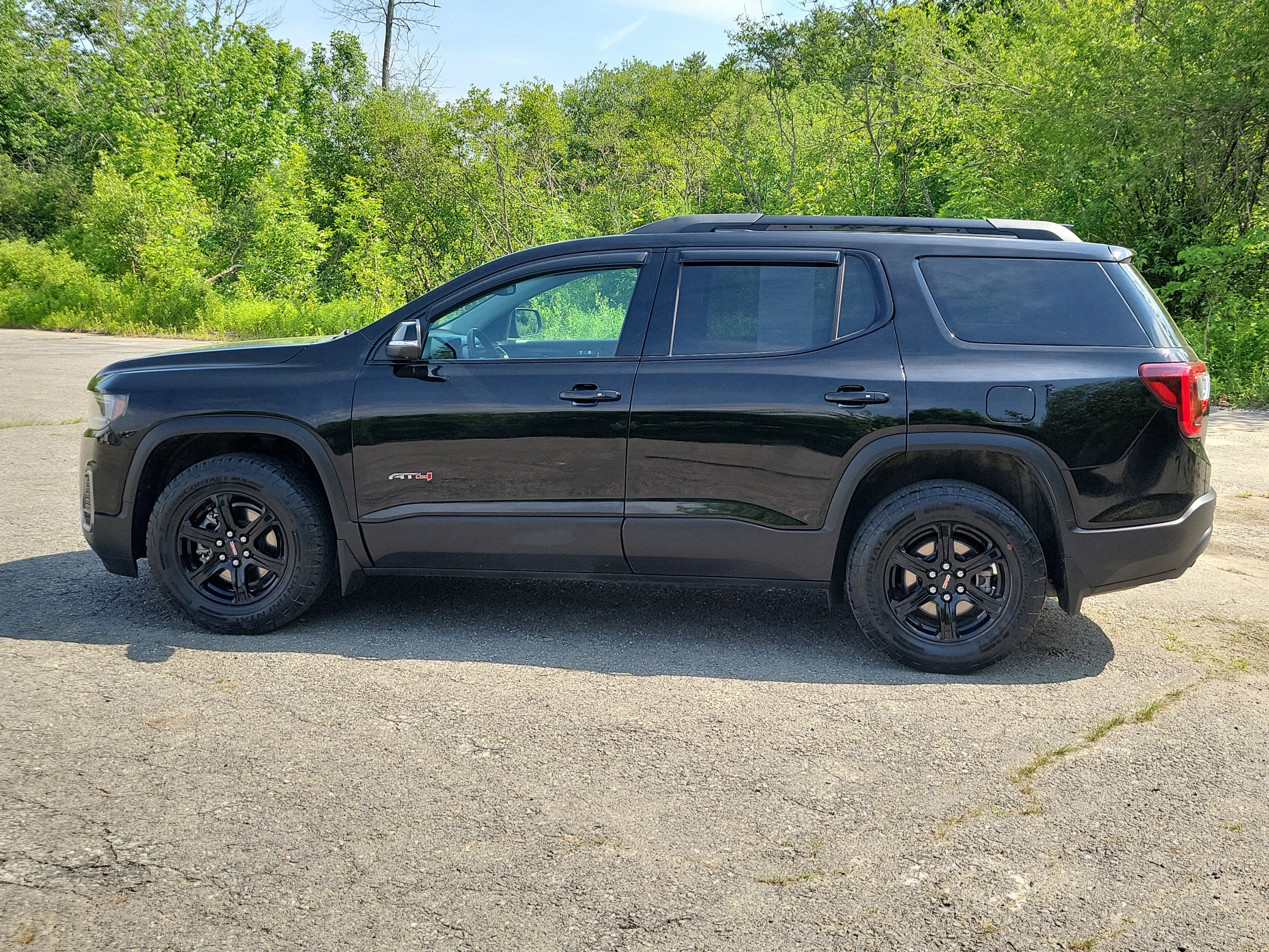 2022 GMC Acadia AT4