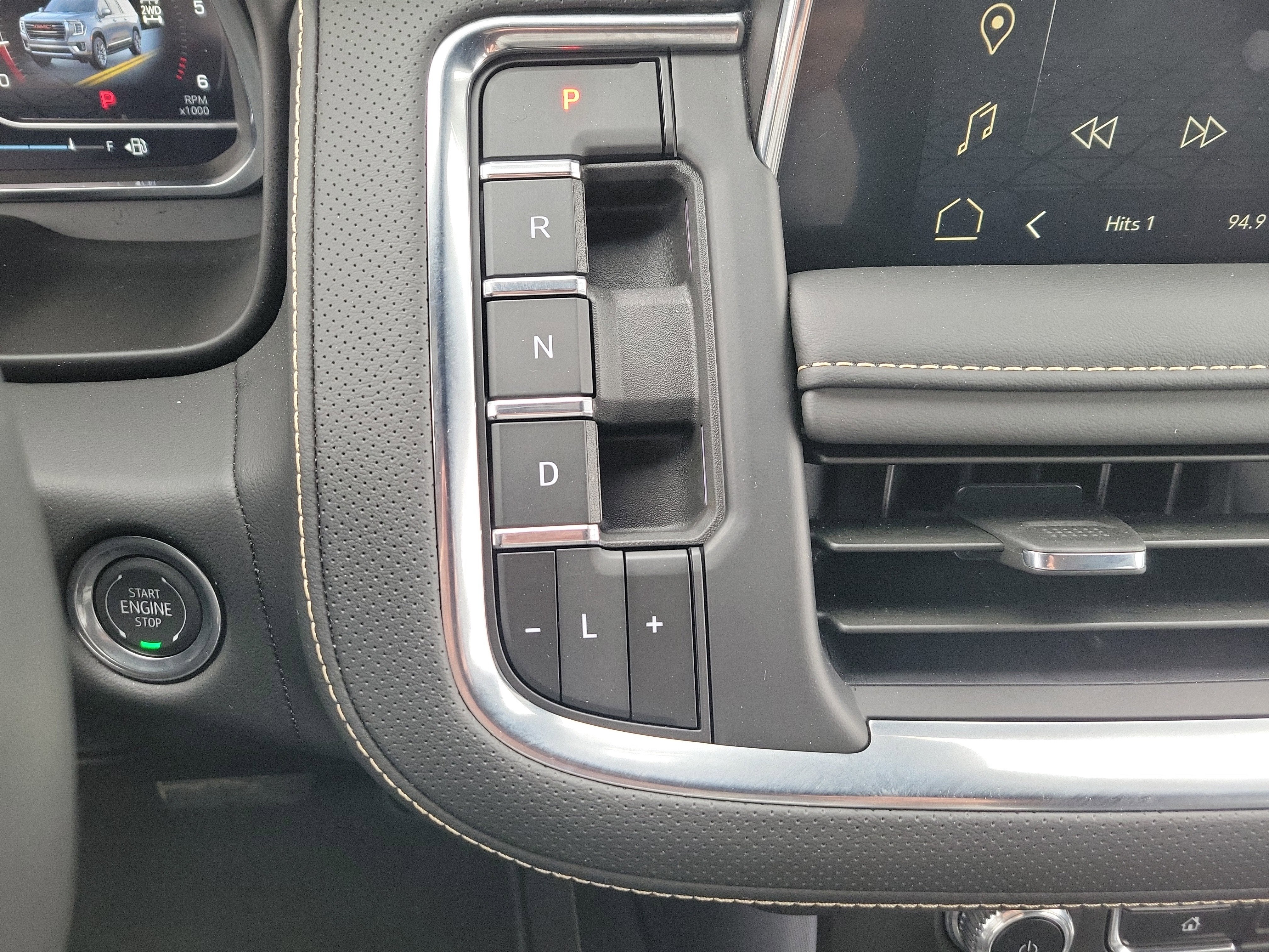 2024 GMC Yukon XL SLT