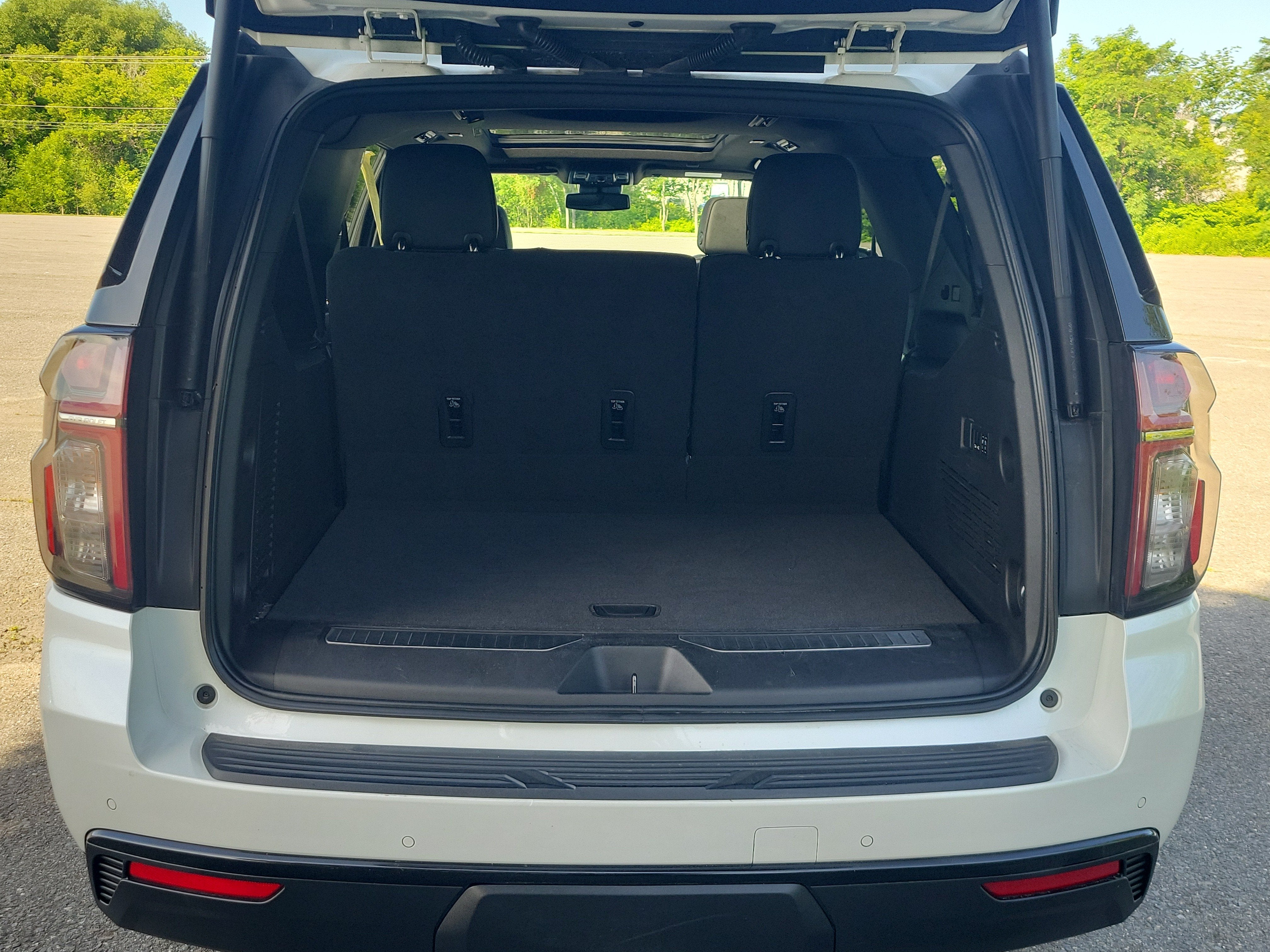 2023 Chevrolet Suburban RST