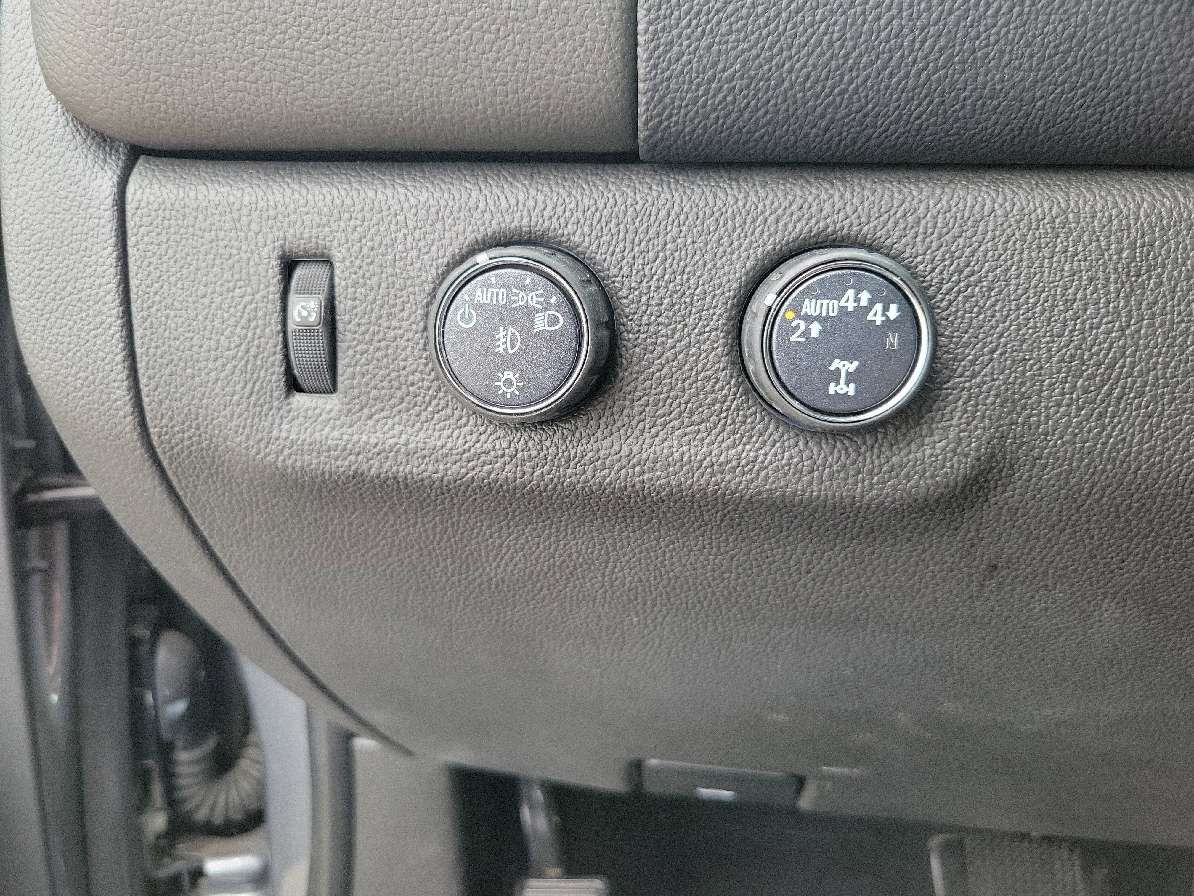 2022 GMC Canyon AT4 - Leather