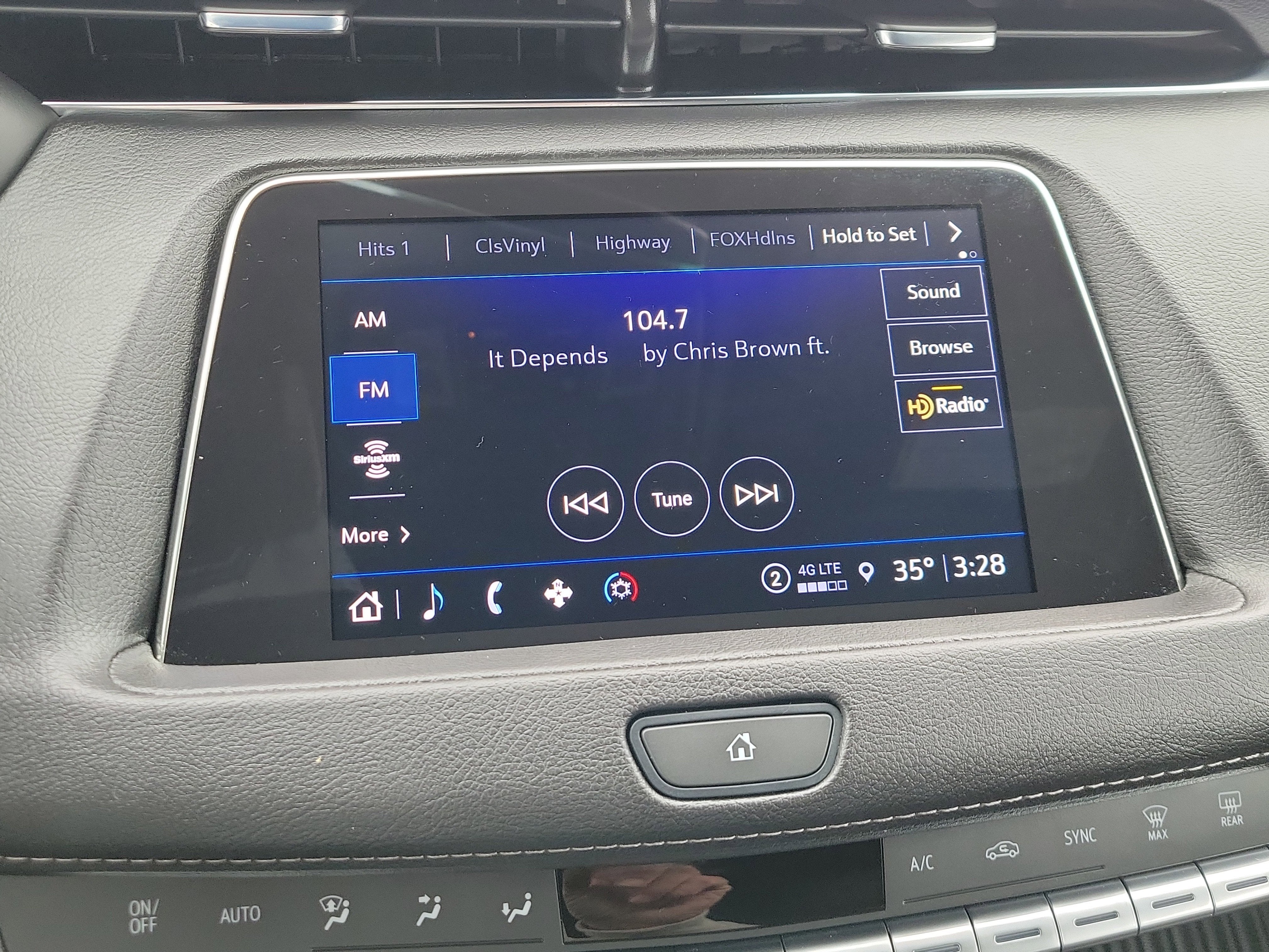 2023 Cadillac XT4 Luxury