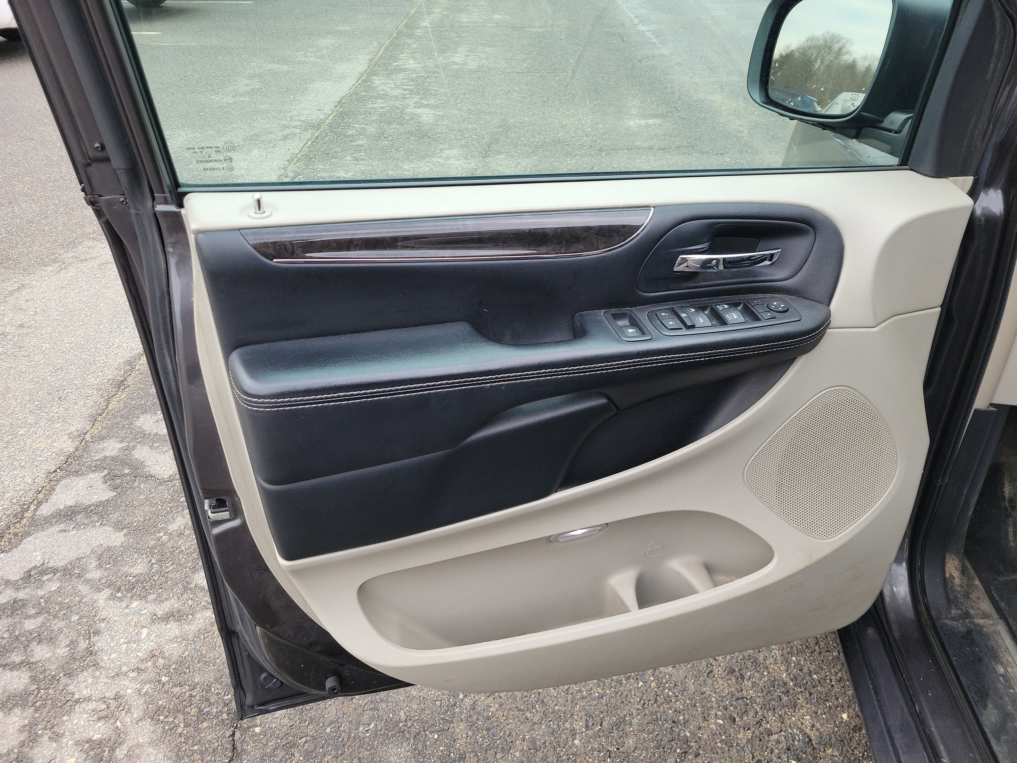 2016 Chrysler Town & Country Touring