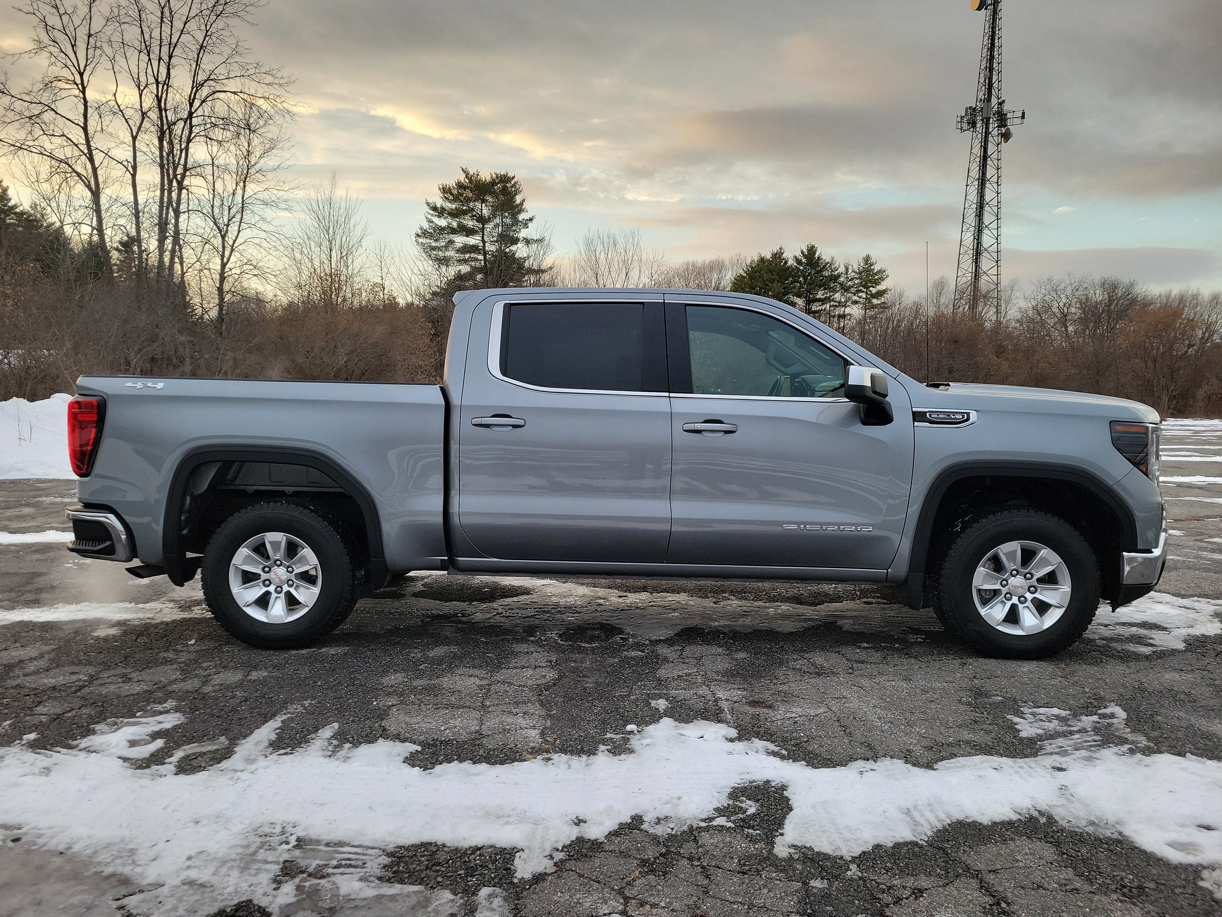 2024 GMC Sierra 1500 SLE