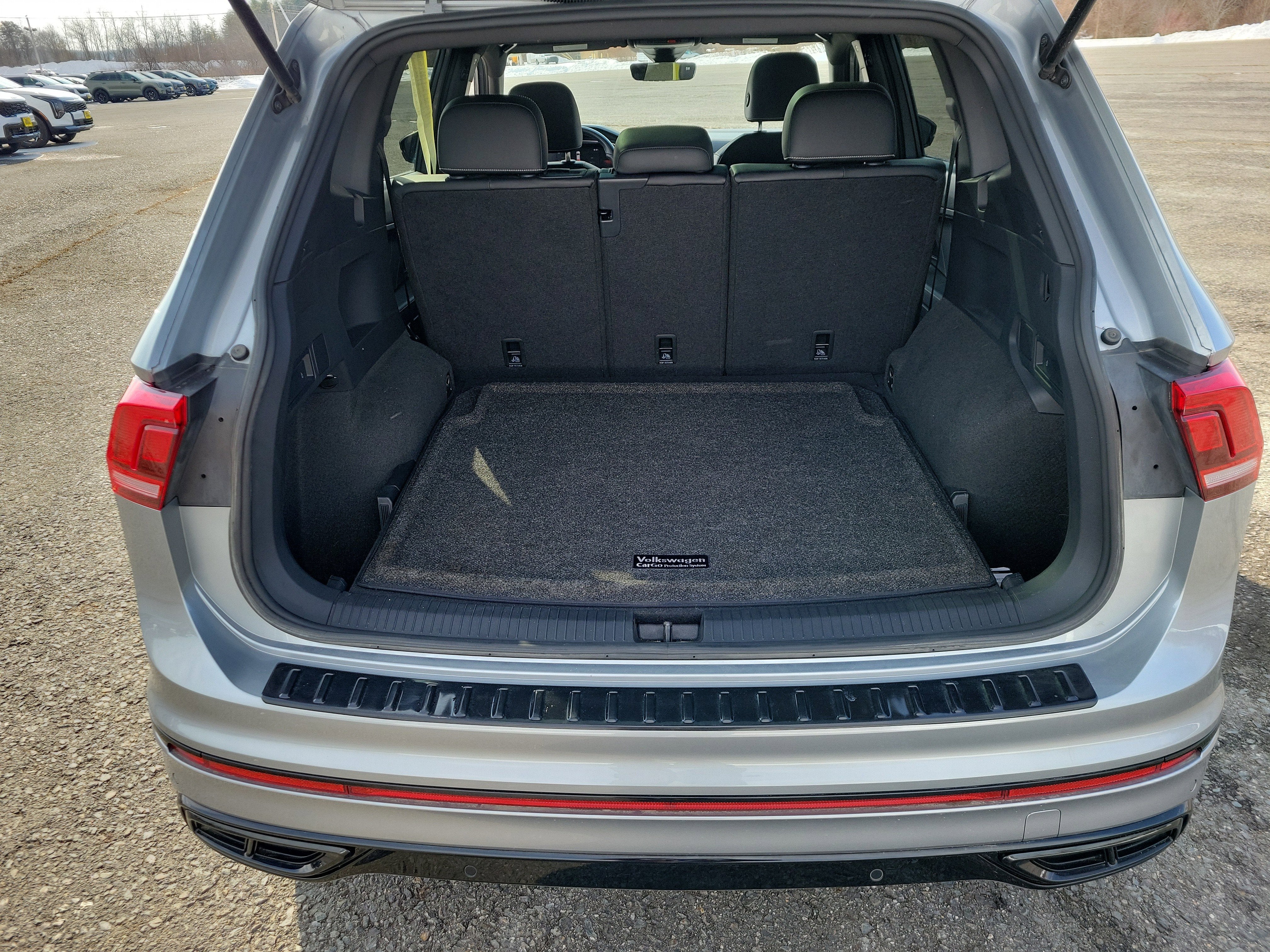 2023 Volkswagen Tiguan 2.0T SE R-Line Black