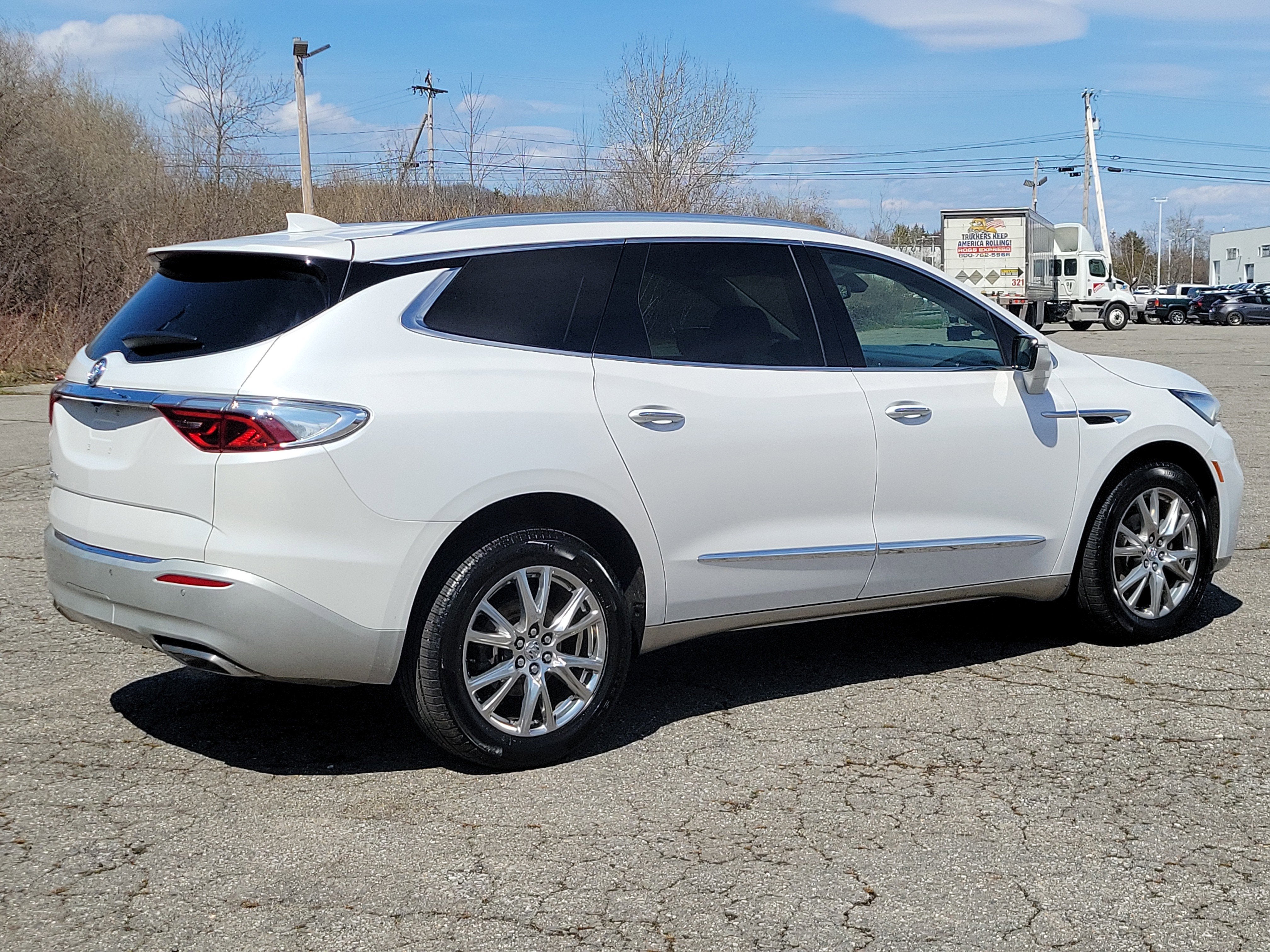 2023 Buick Enclave Essence