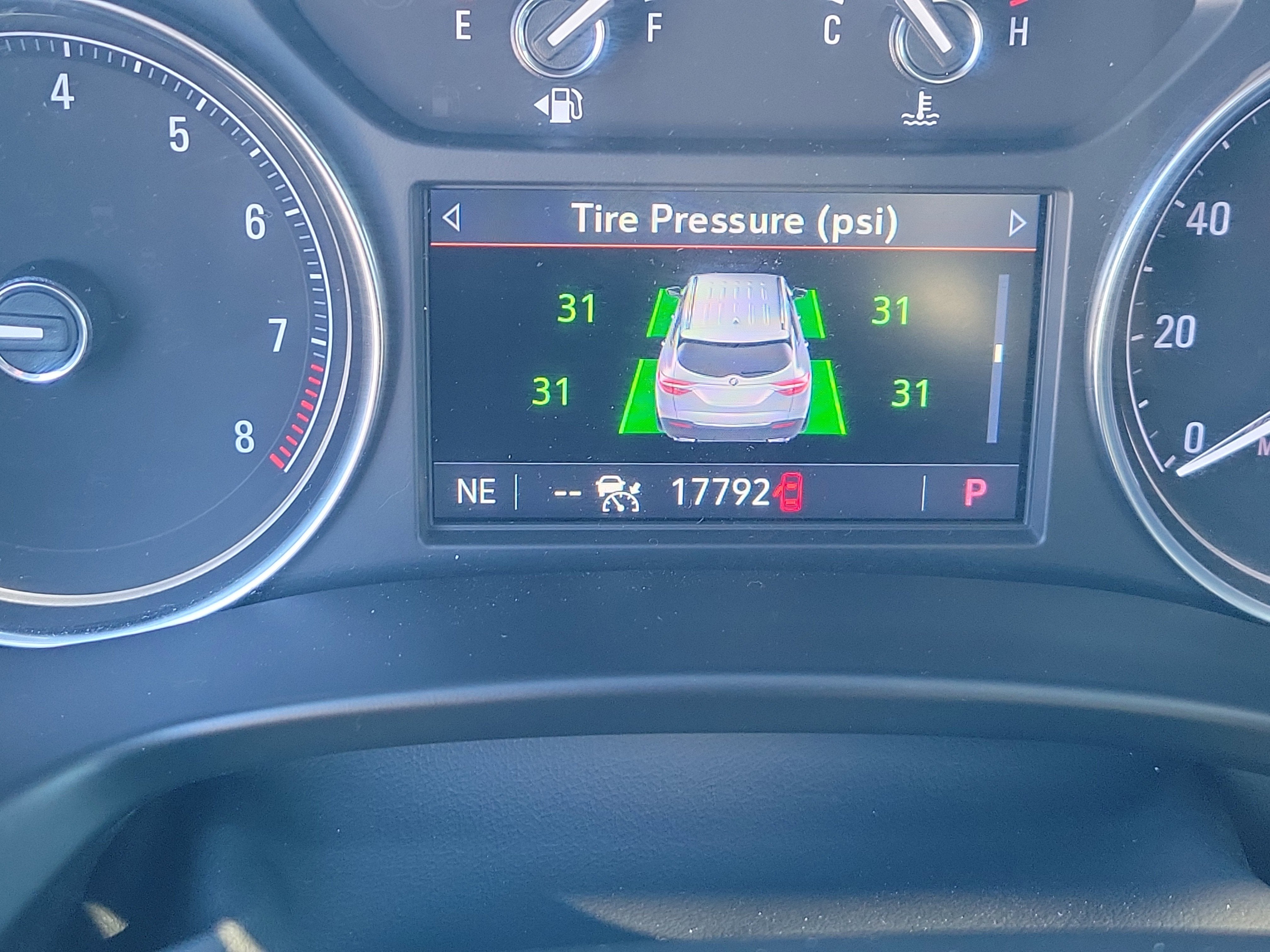 2024 Buick Enclave Essence