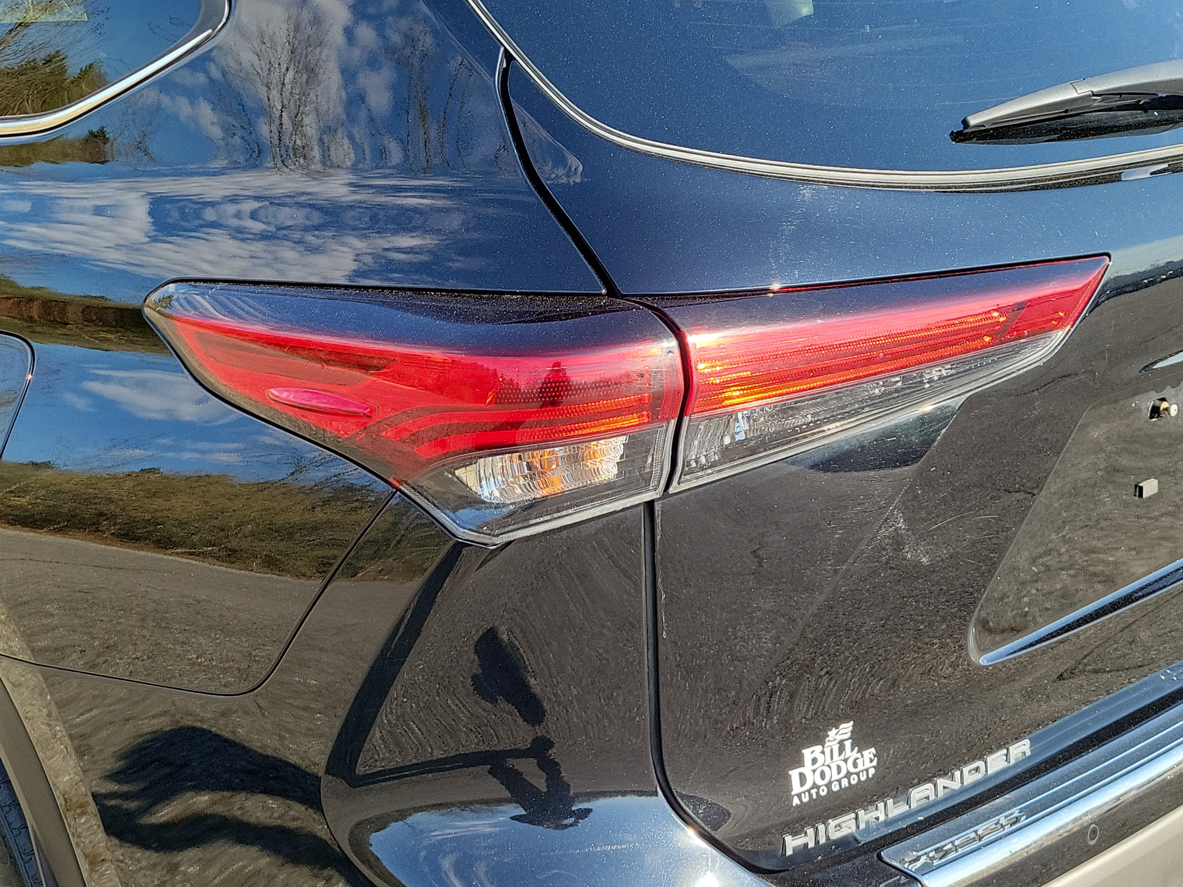 2023 Toyota Highlander Hybrid Platinum