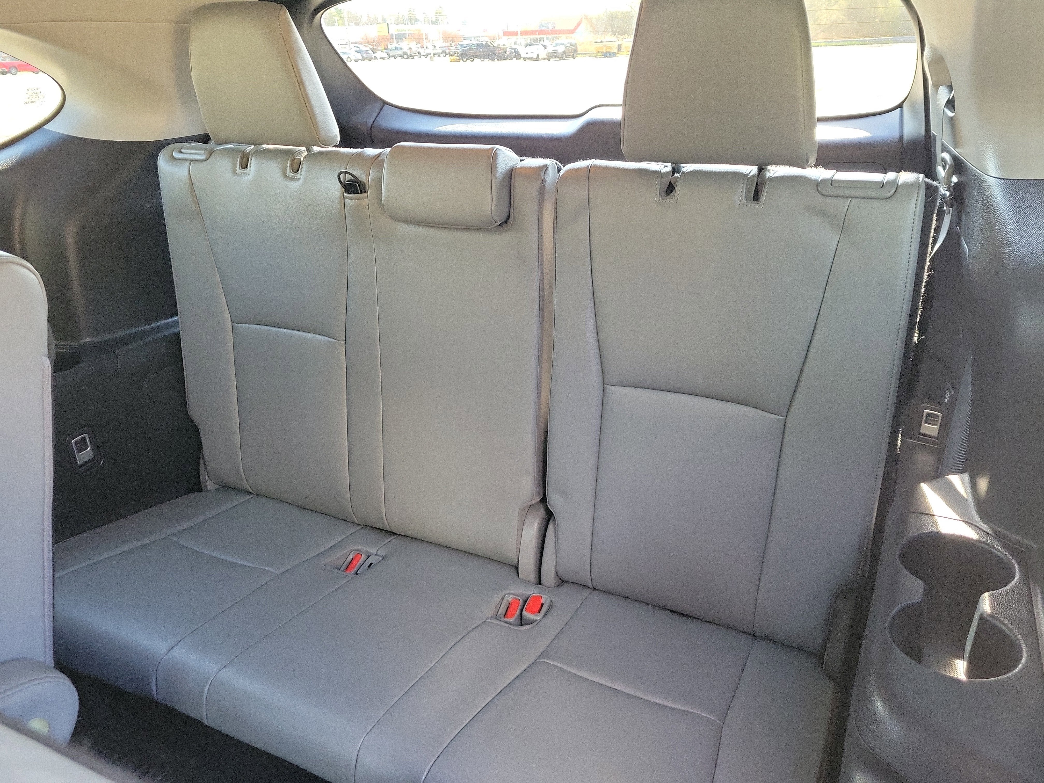 2023 Toyota Highlander Hybrid Platinum