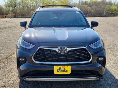 2023 Toyota Highlander Hybrid Platinum