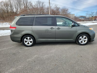 2011 Toyota Sienna LE V6