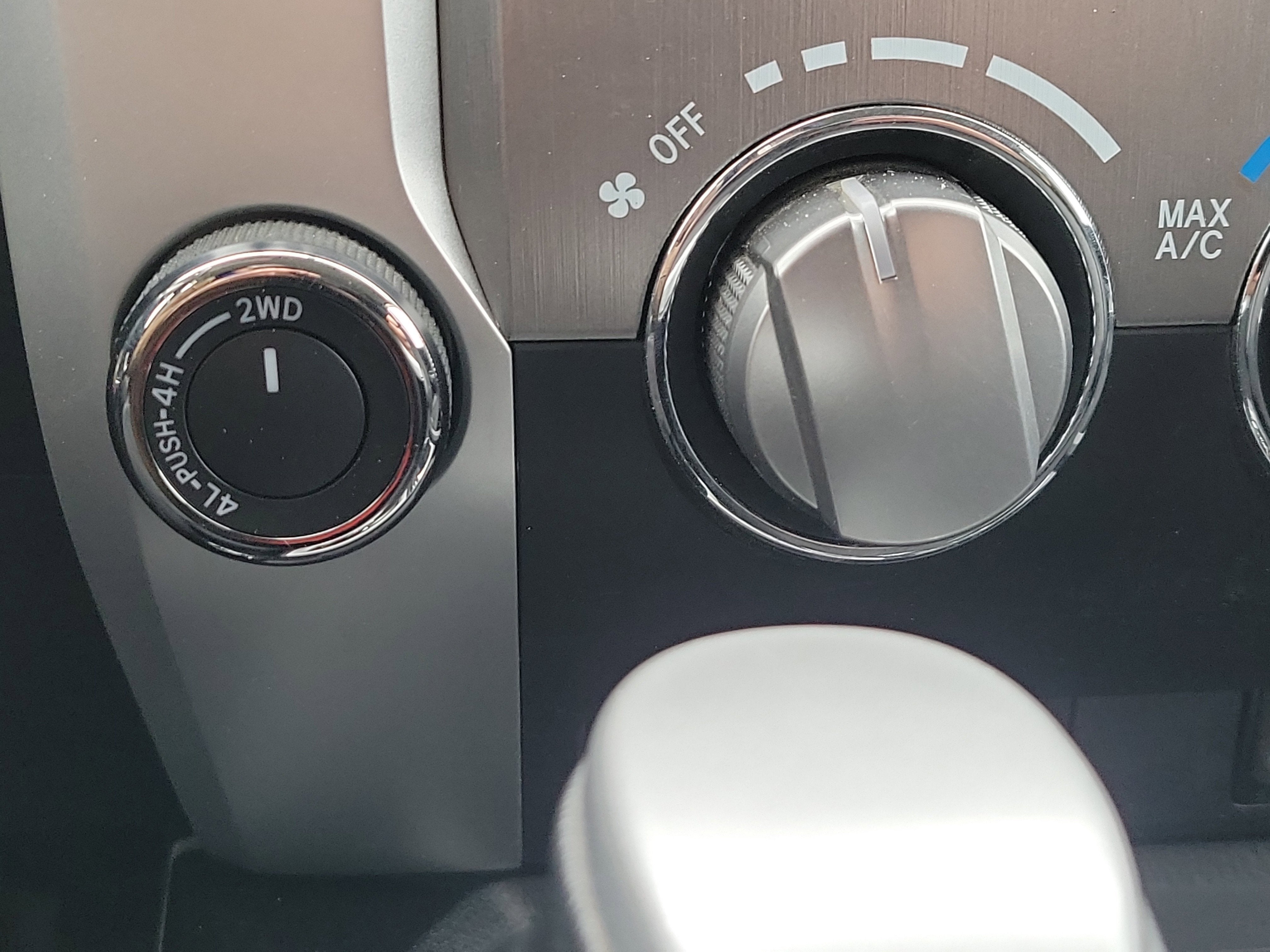 2015 Toyota Tundra 4WD Truck SR5