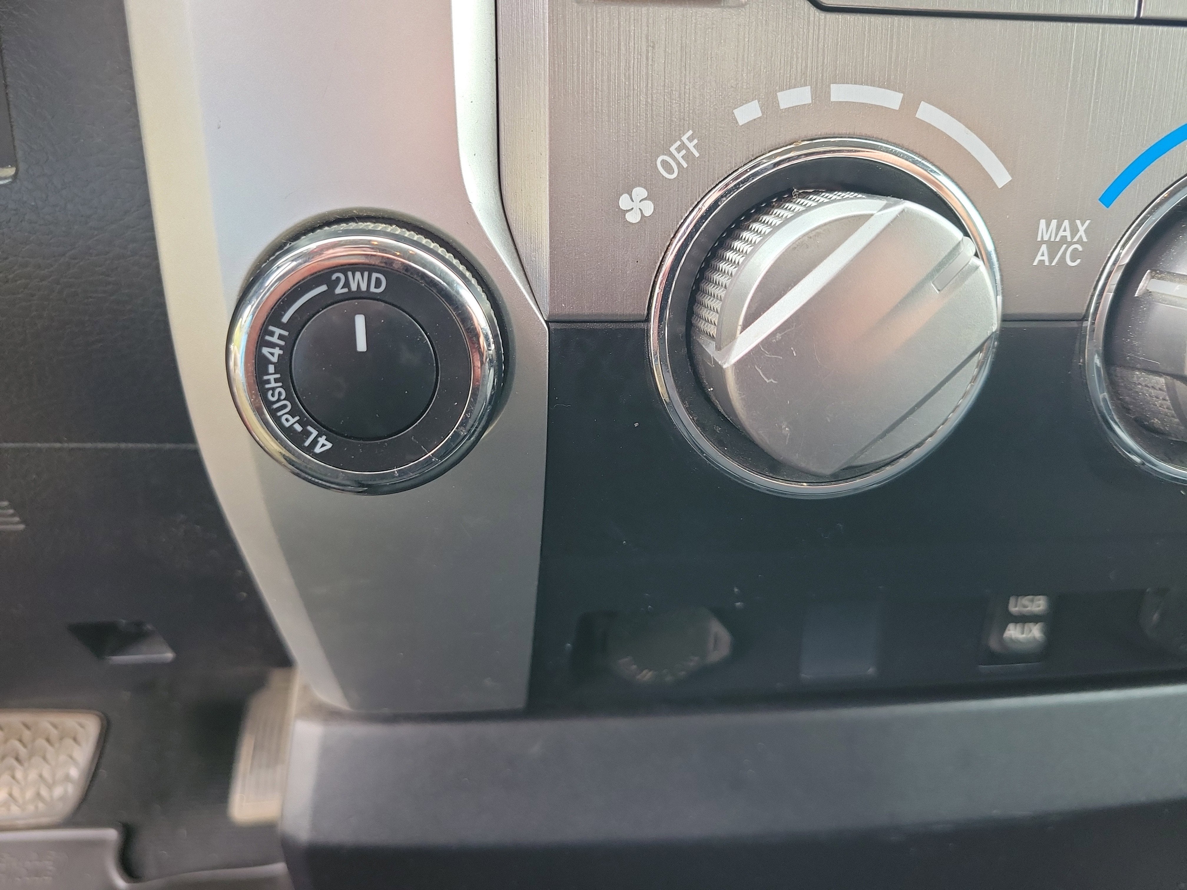 2015 Toyota Tundra SR5 5.7L V8