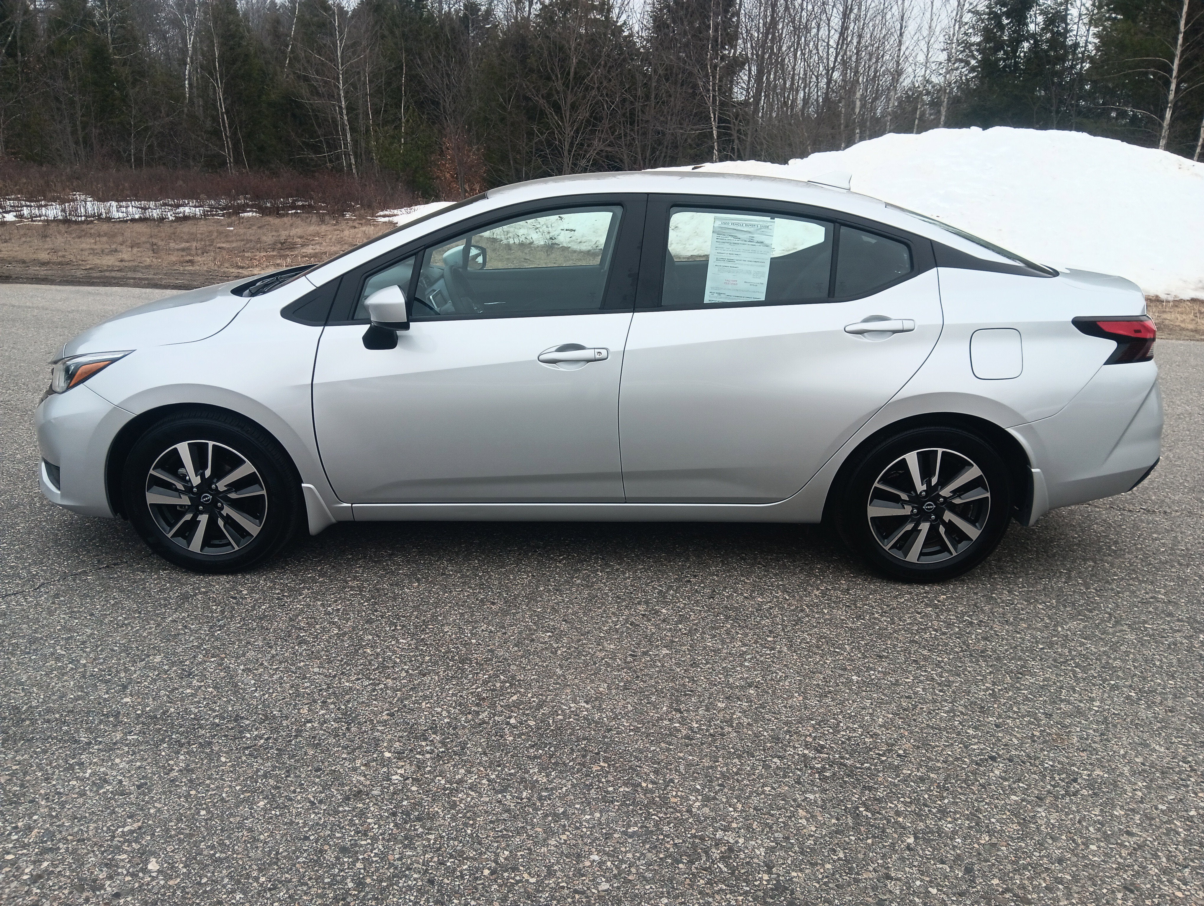 2025 Nissan Versa SV
