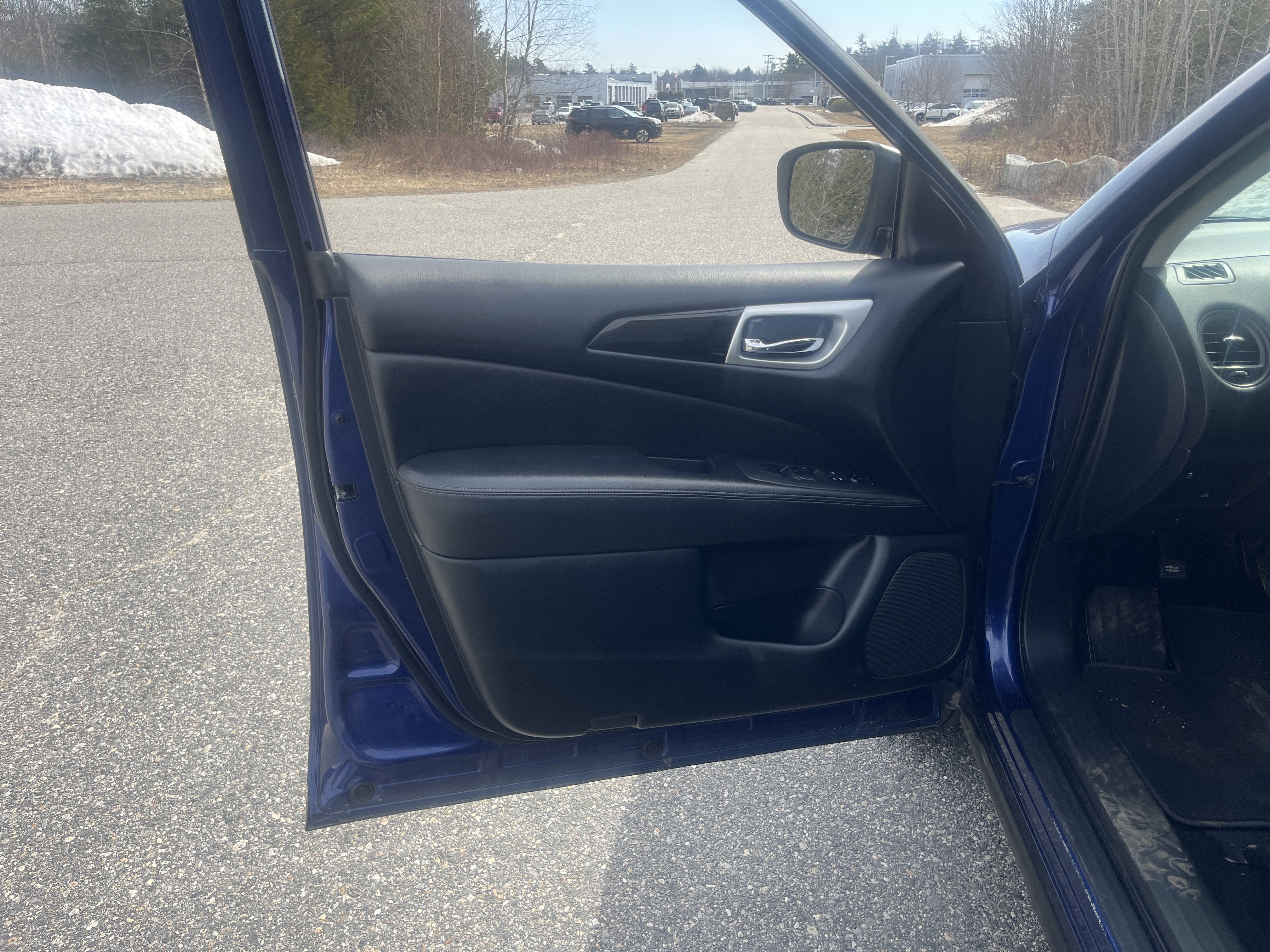 2019 Nissan Pathfinder S