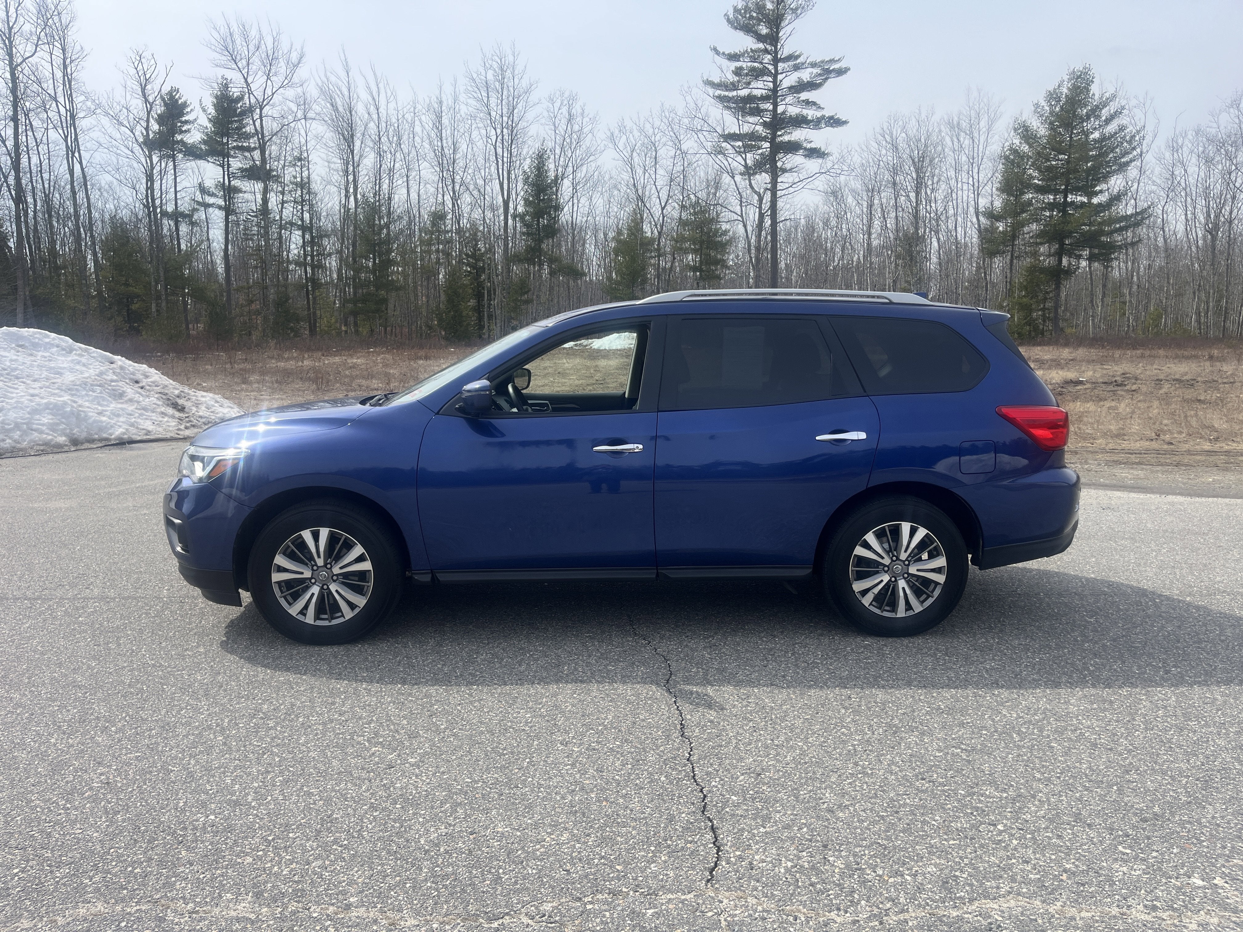 2019 Nissan Pathfinder S