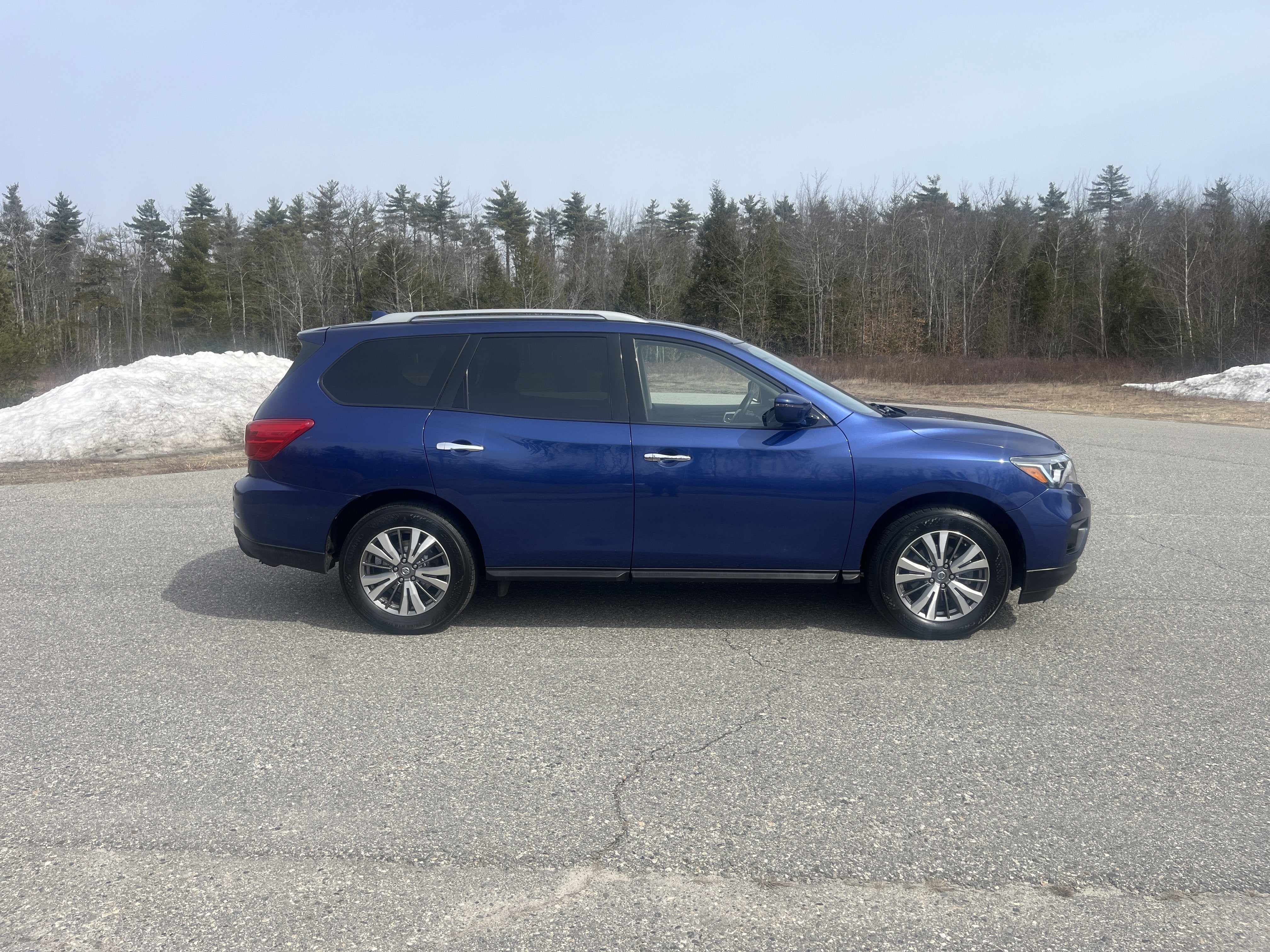 2019 Nissan Pathfinder S