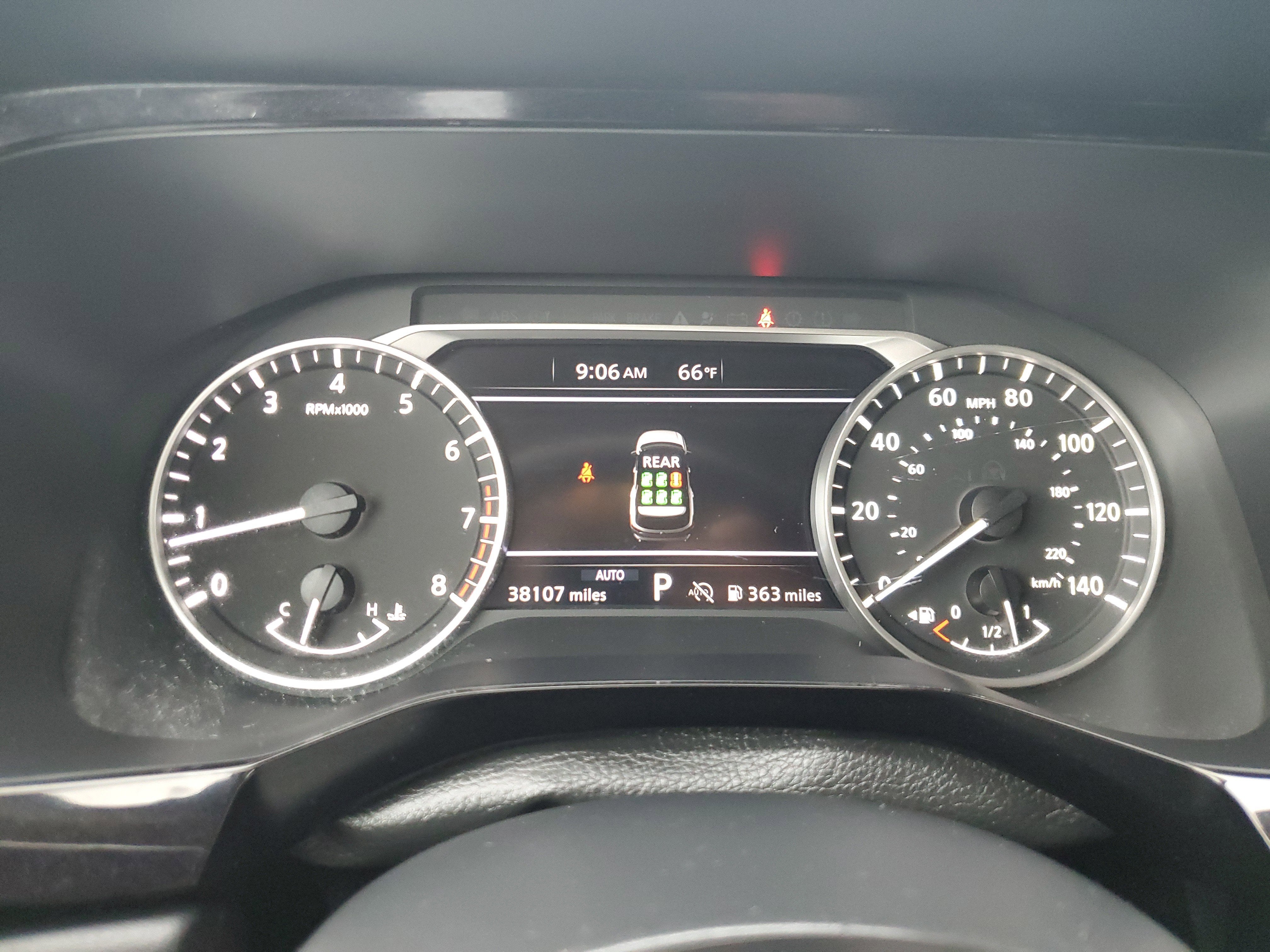 2024 Nissan Pathfinder SV