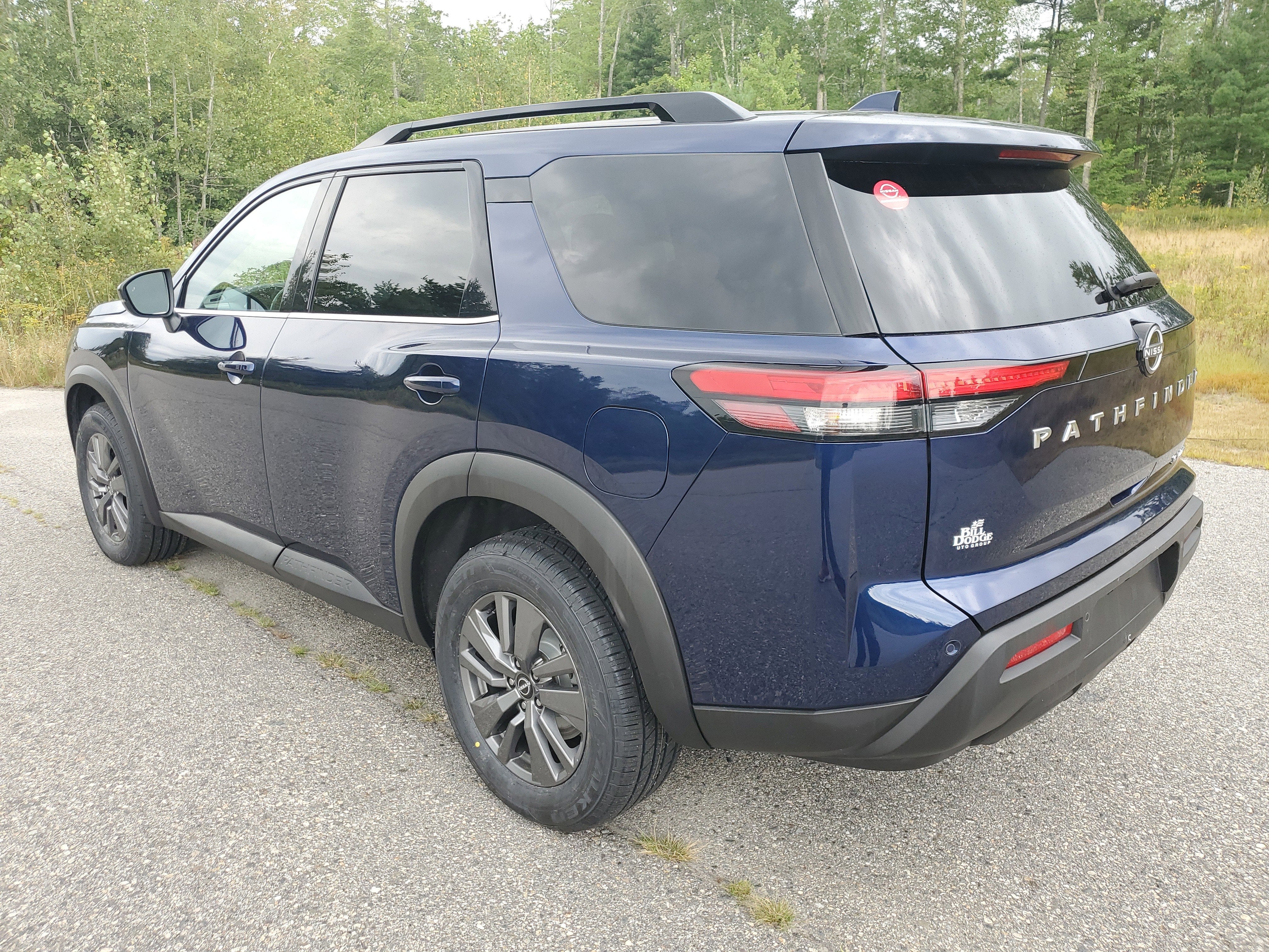 2024 Nissan Pathfinder SV