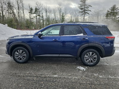 2025 Nissan Pathfinder SV