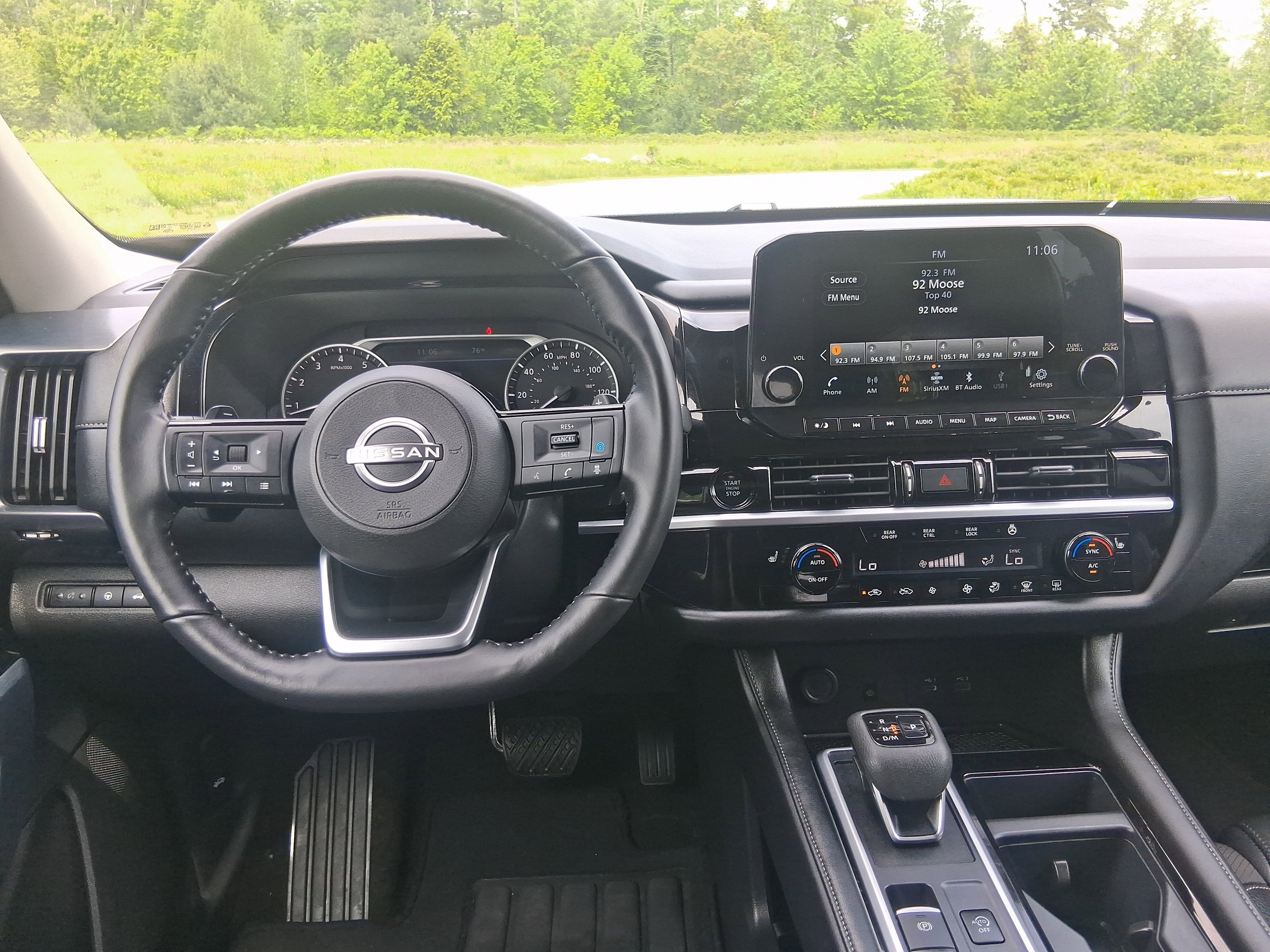 2025 Nissan Pathfinder SL