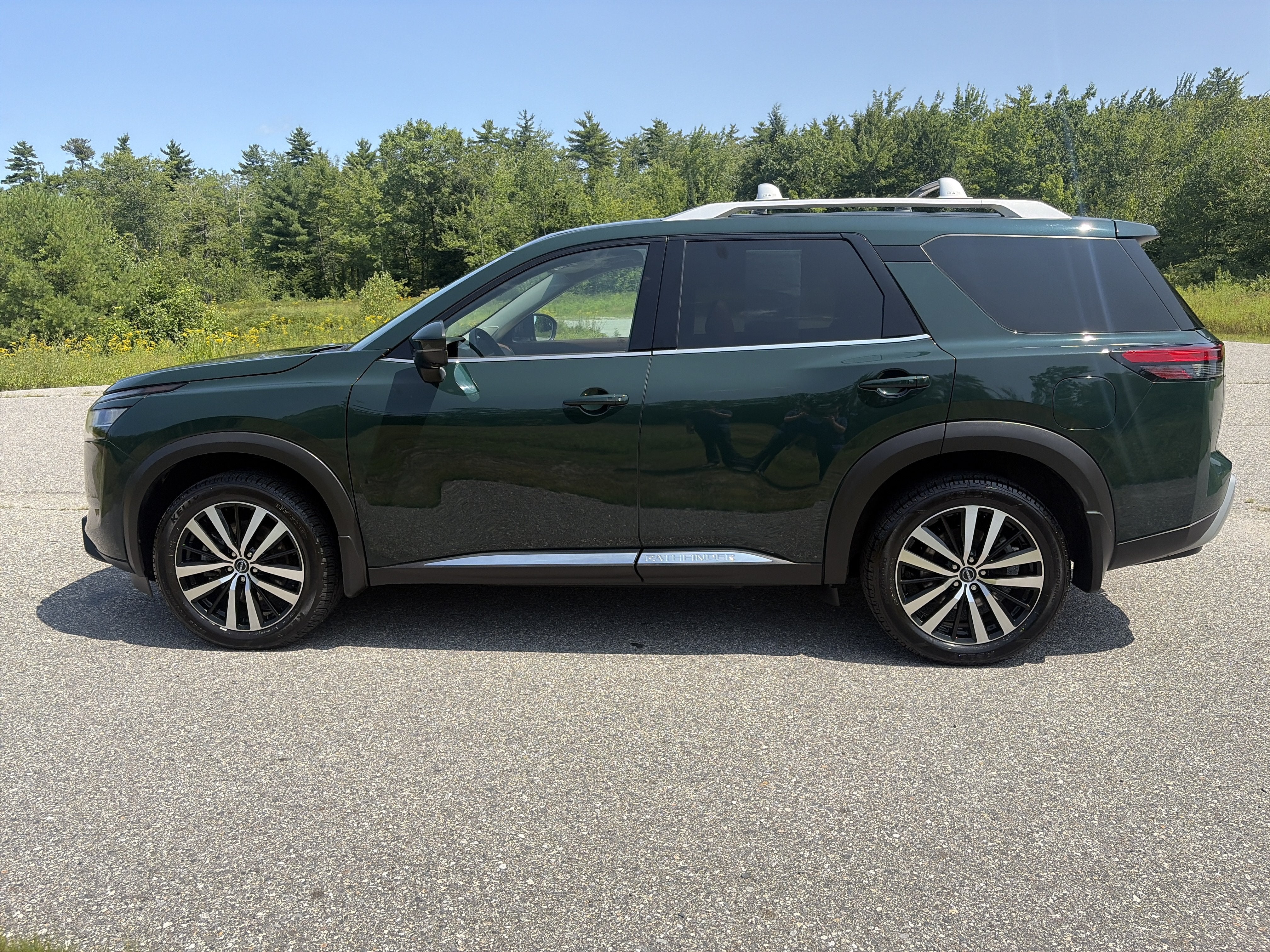 2024 Nissan Pathfinder Platinum